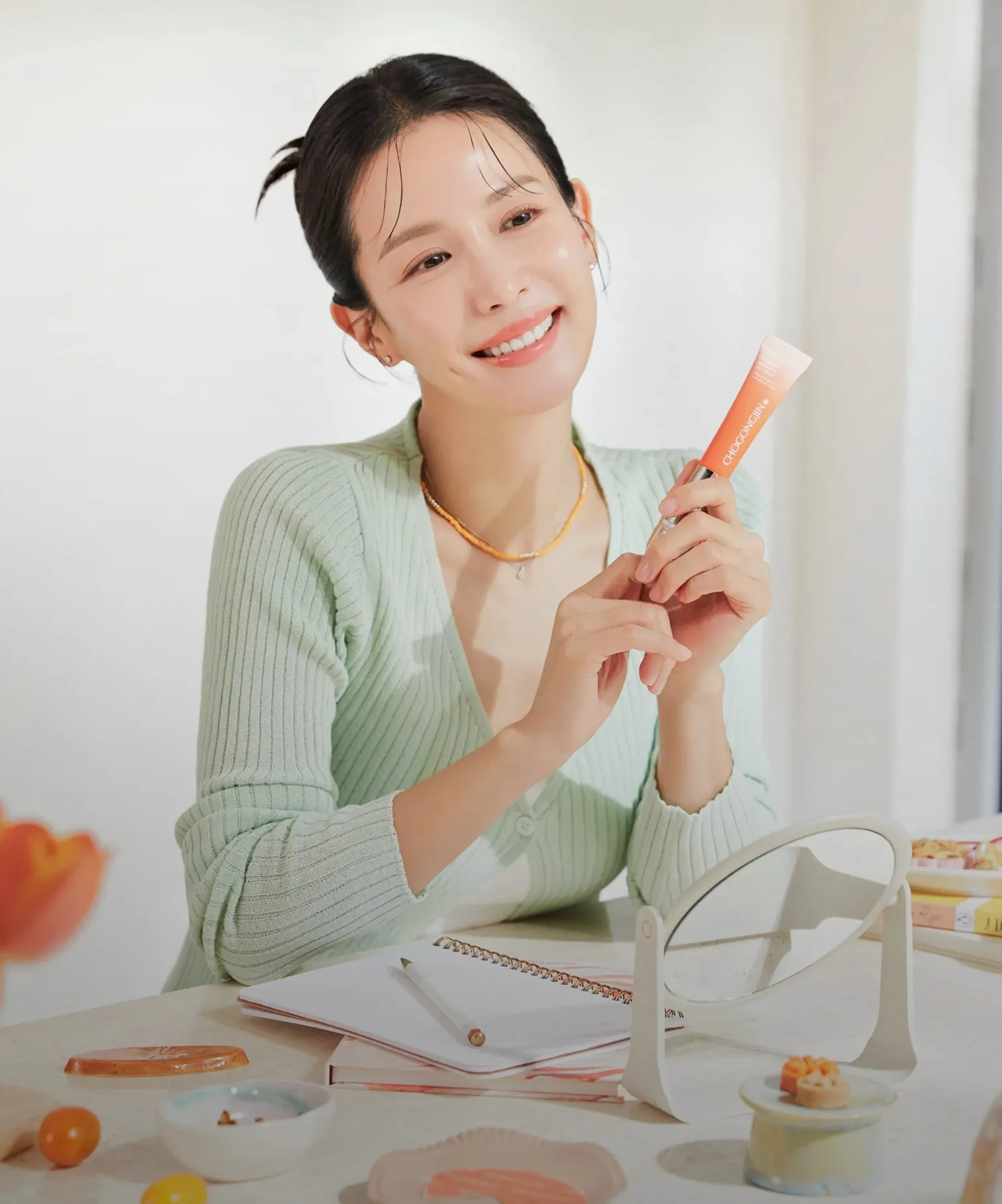 칙칙한 눈가 케어엔