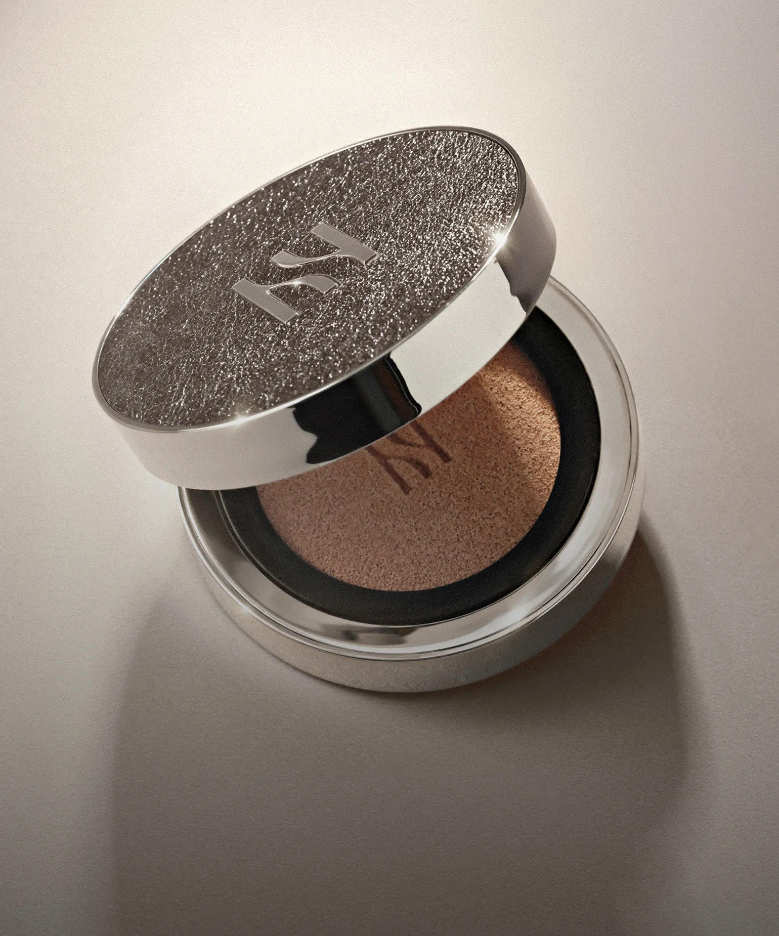 얼굴에 찾아온
홀리데이 무드