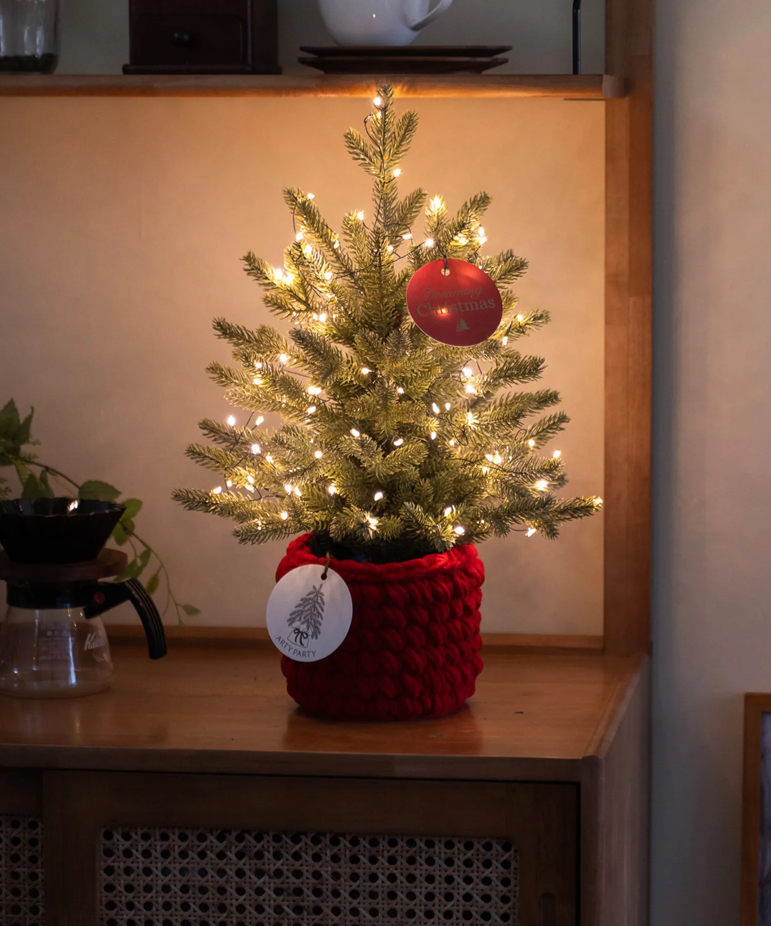 연말을 밝히는
손뜨개 트리