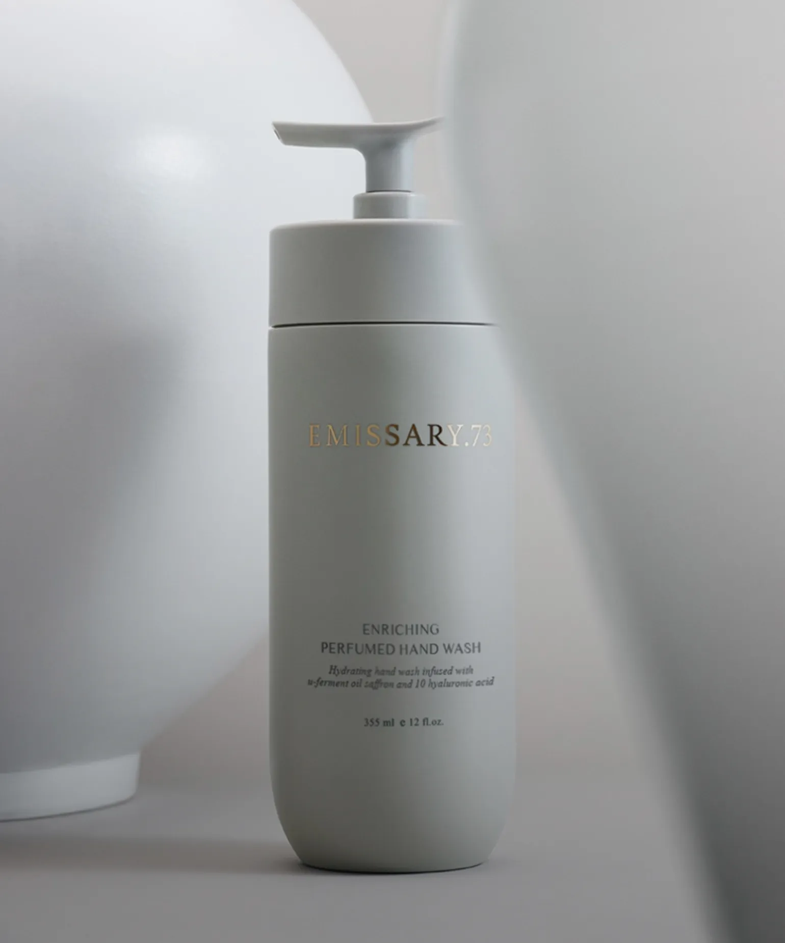 은은하게 퍼지는
장미의 향기