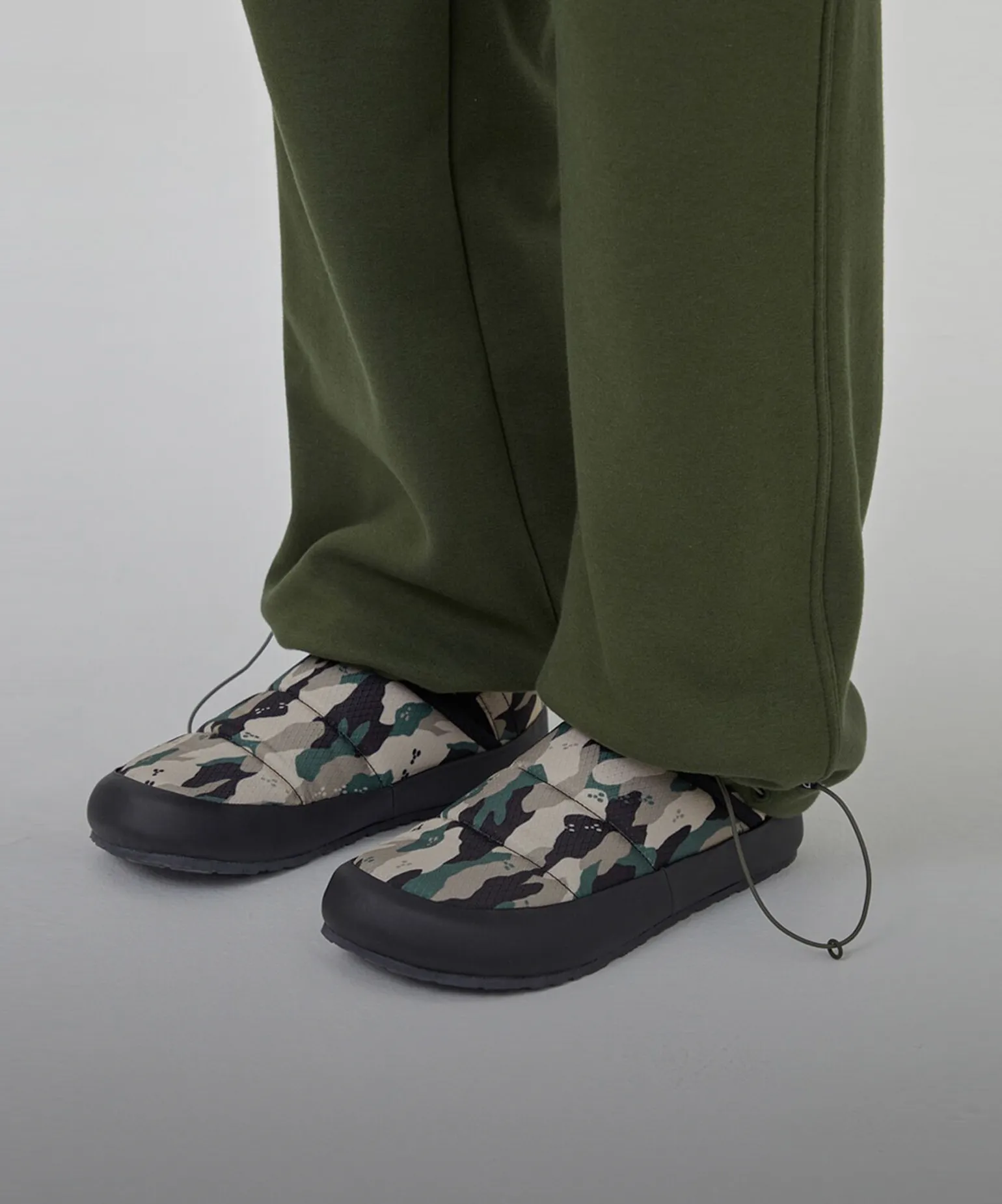 겨울을 견디는 방한화