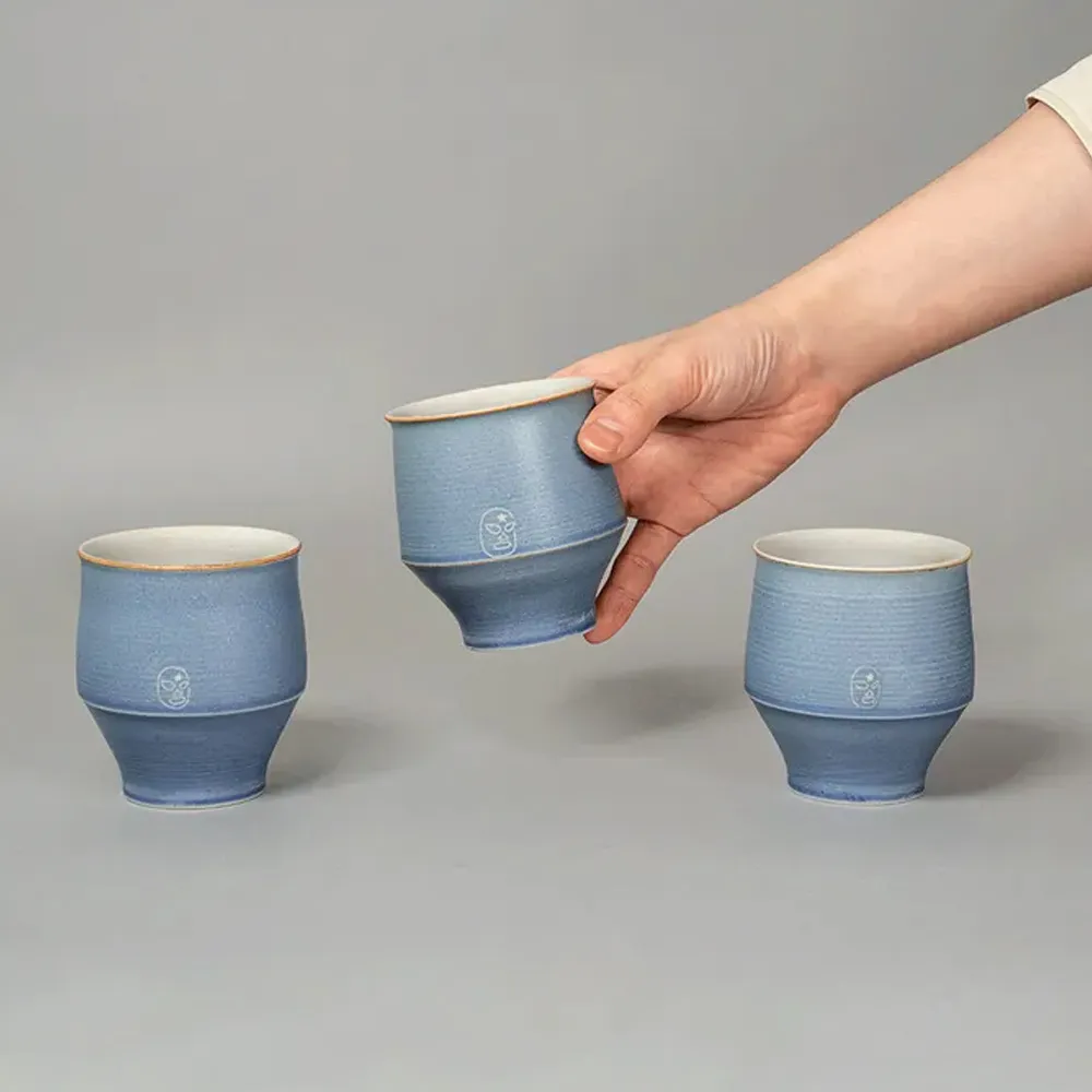 흙의 온기와 커피의 만남