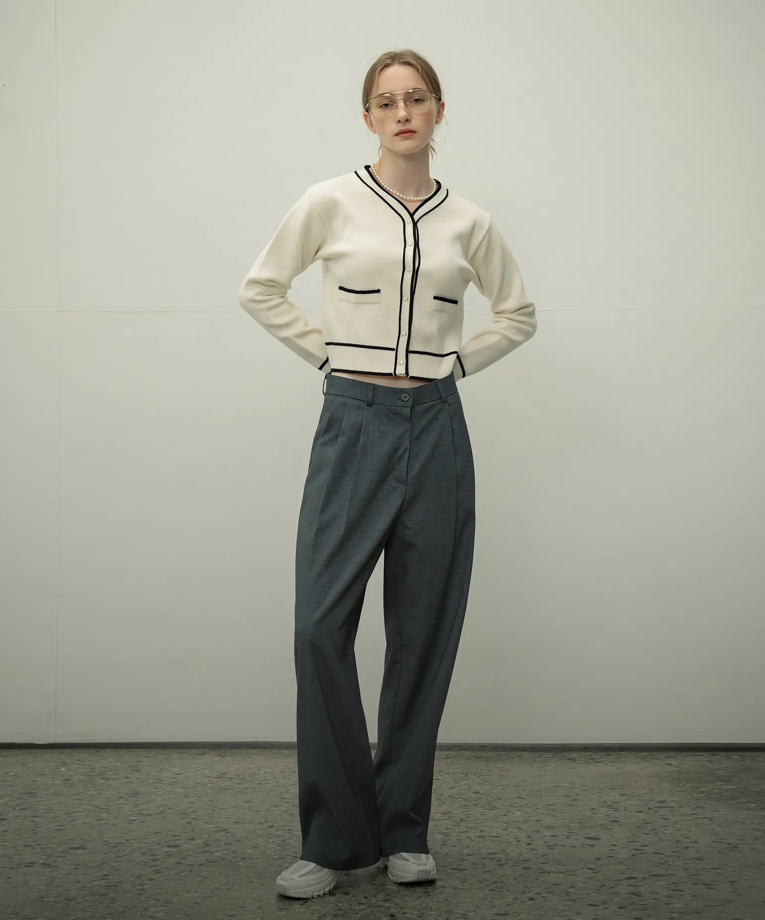 흐르듯 떨어지는 핏