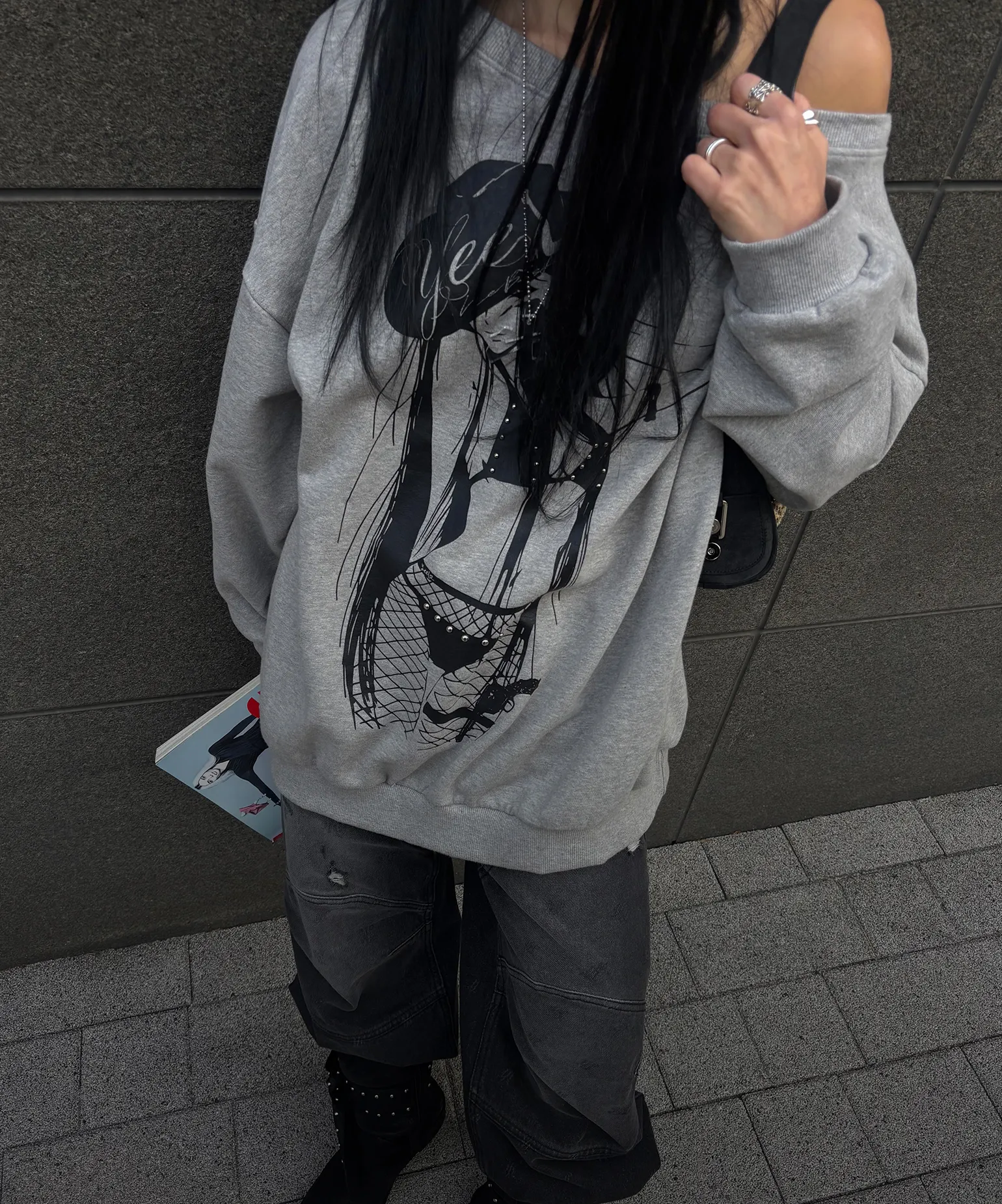 데일리룩에 긴장감을