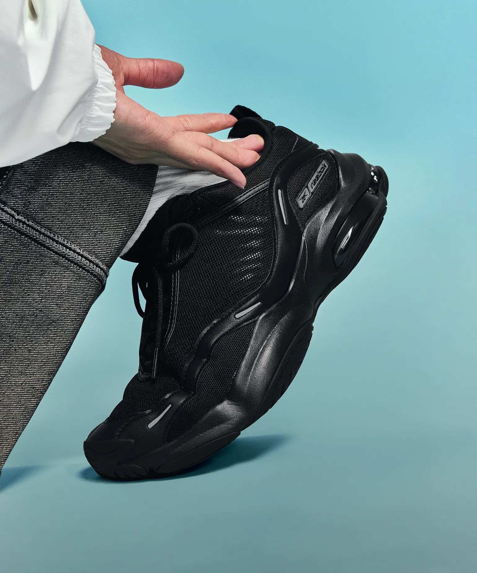 대담한 실루엣의 등장