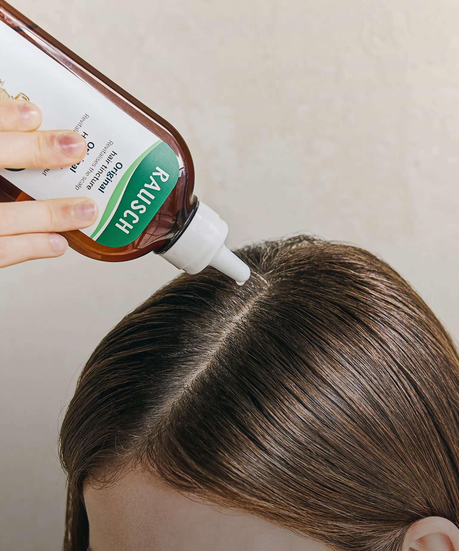 뿌리를 살리는
헤어케어