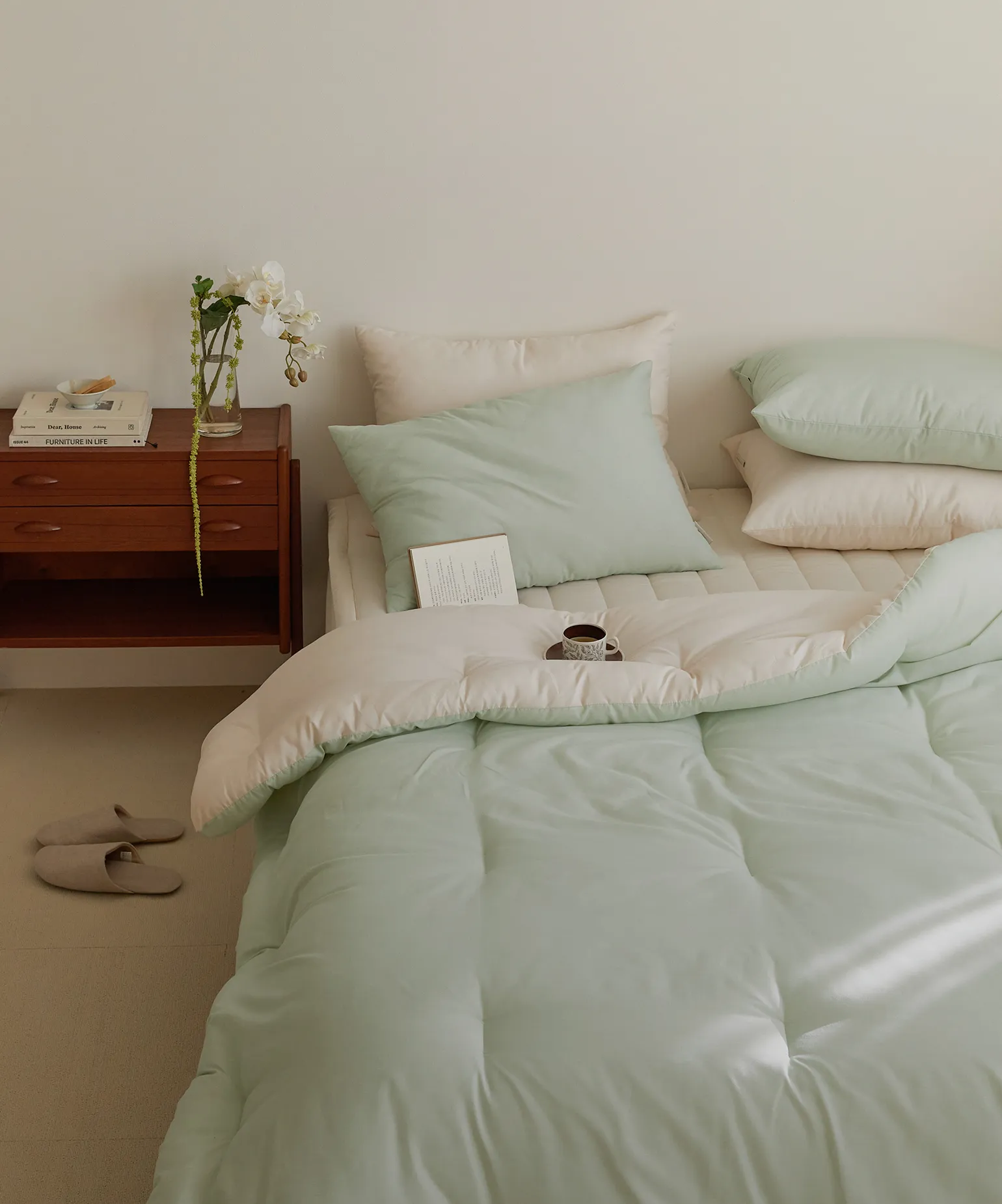 느긋함이 머무는
주말의 침구