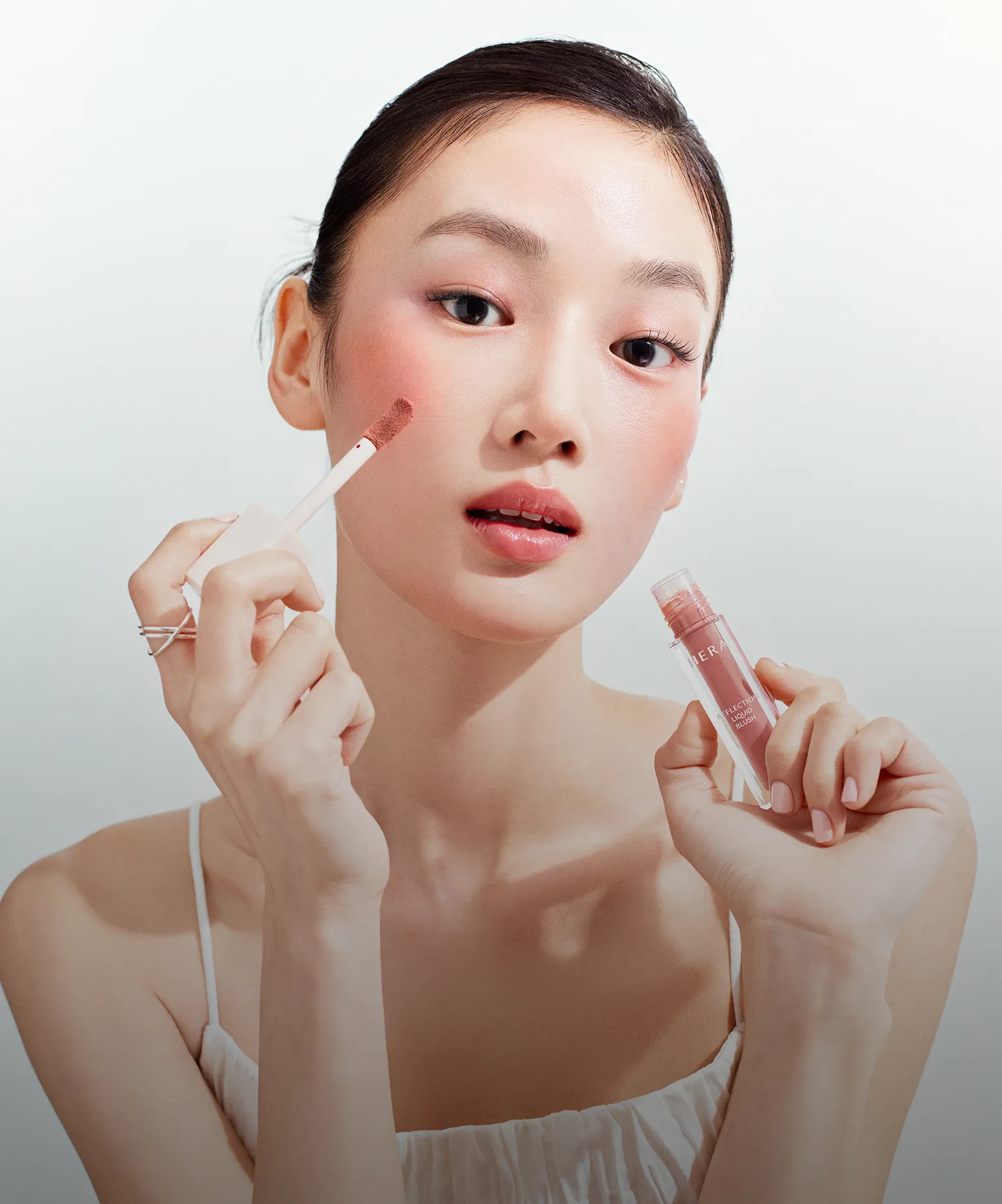 터치 한 번으로
피어나는 생기