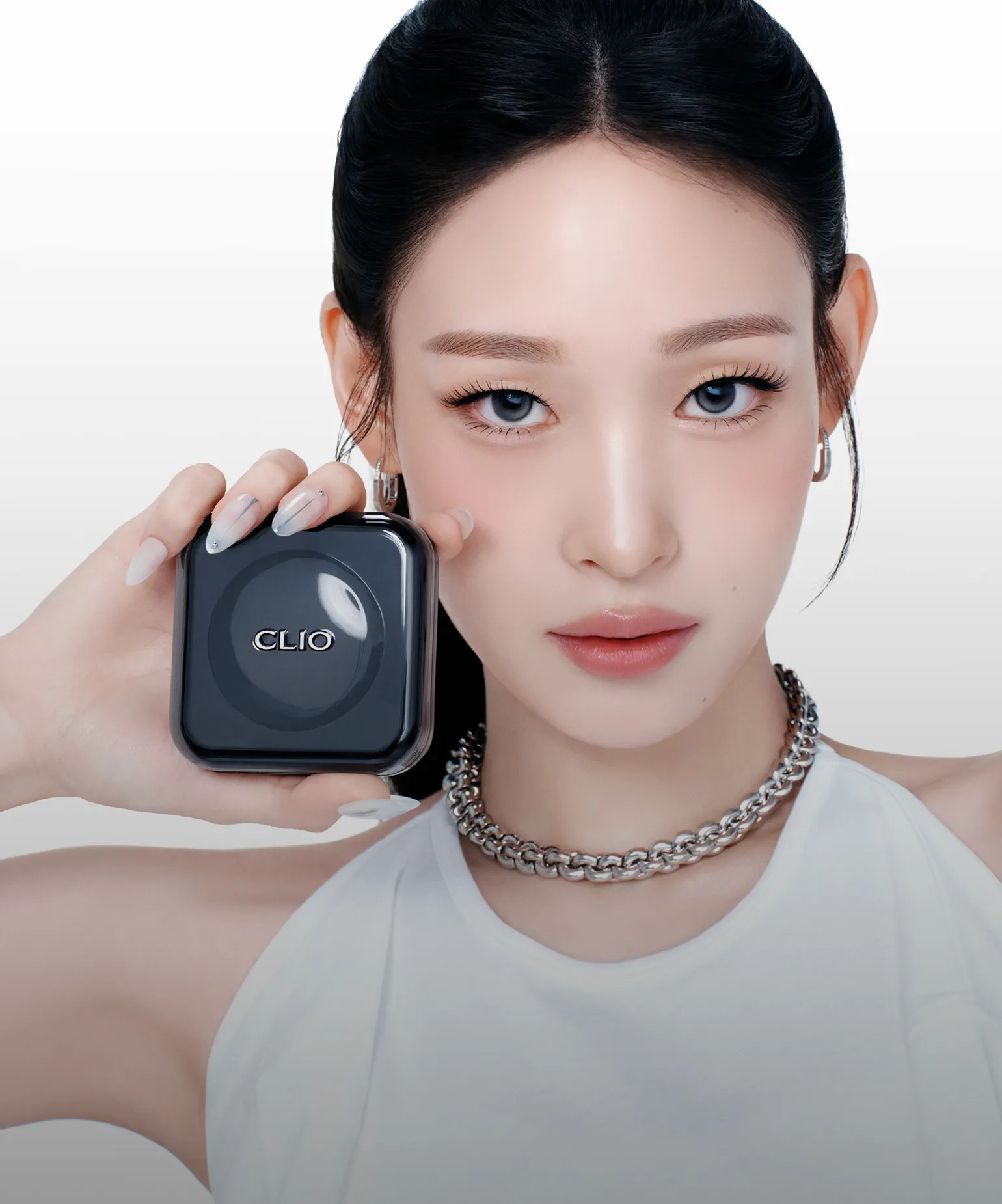 촉촉하게 빛나는 얼굴