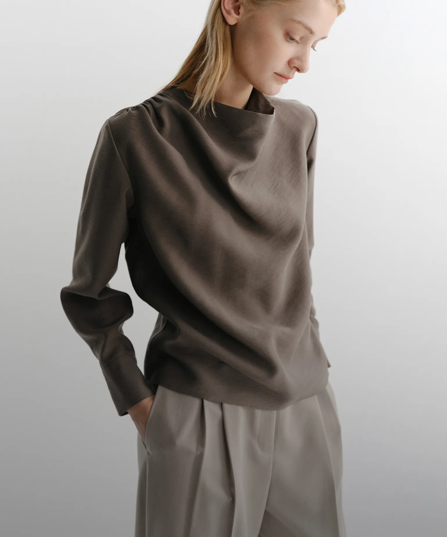 섬세한 계절의 실루엣