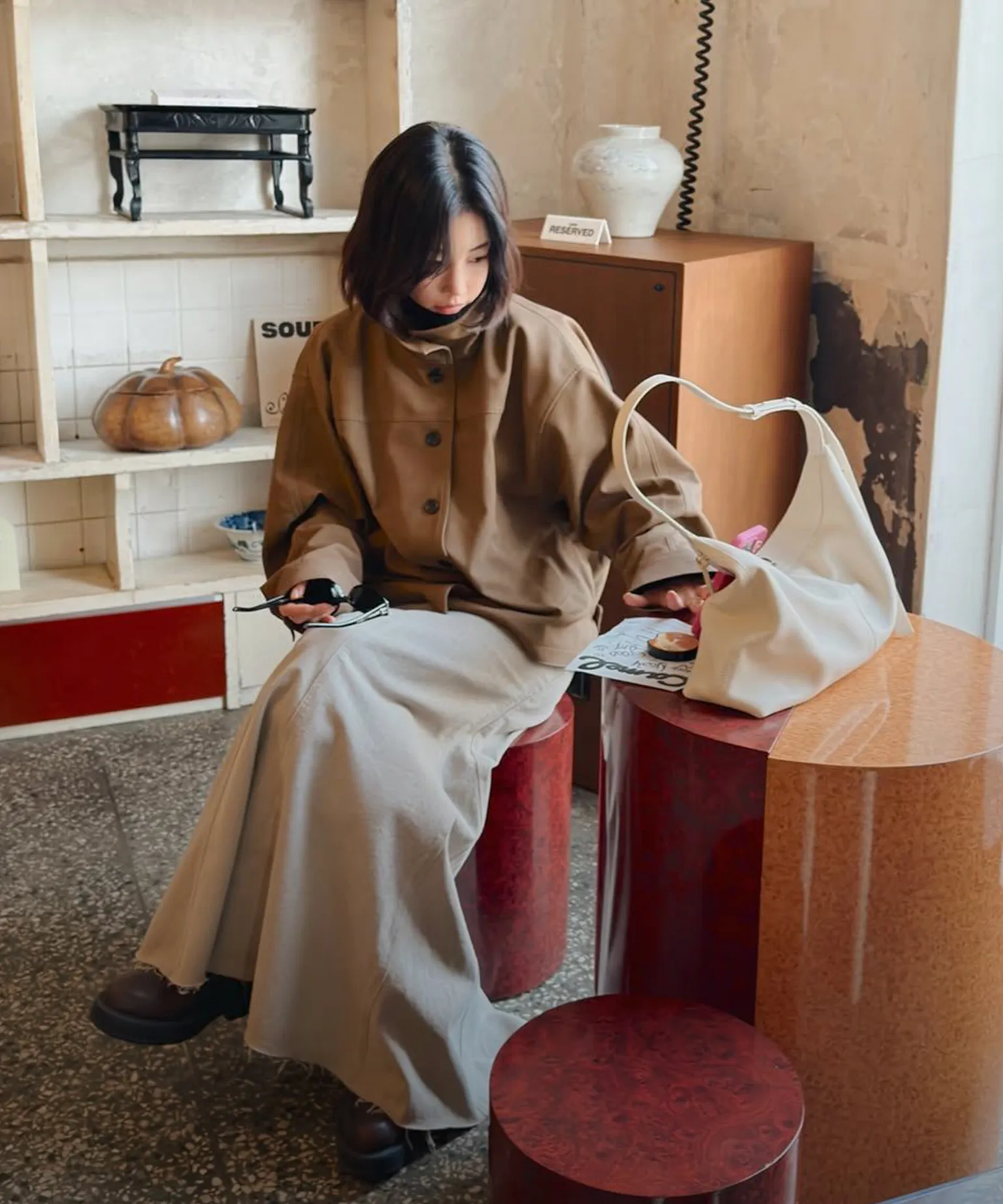 담백한 매력의
가죽 재킷