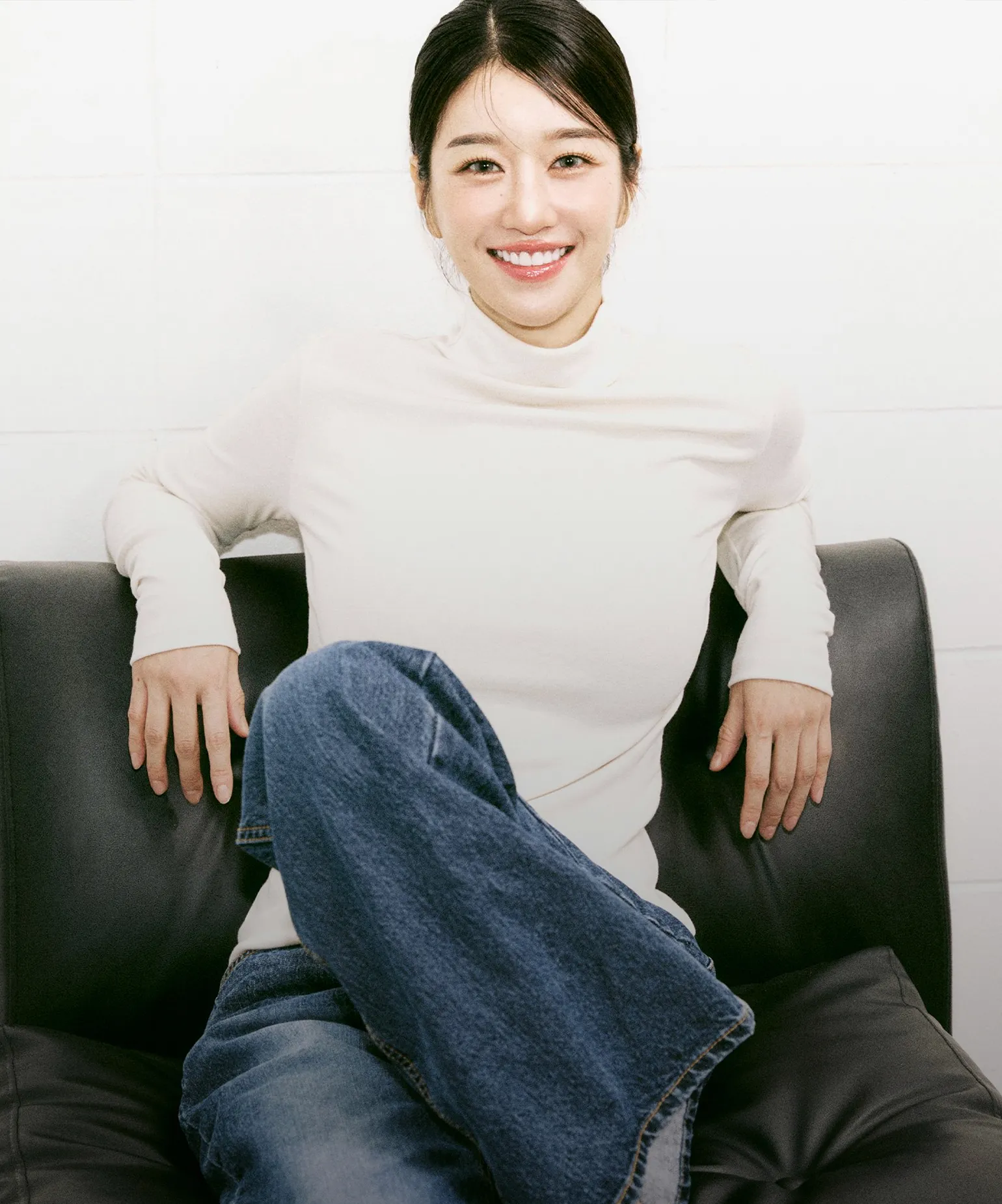 라인을 정리하는
슬림 탑