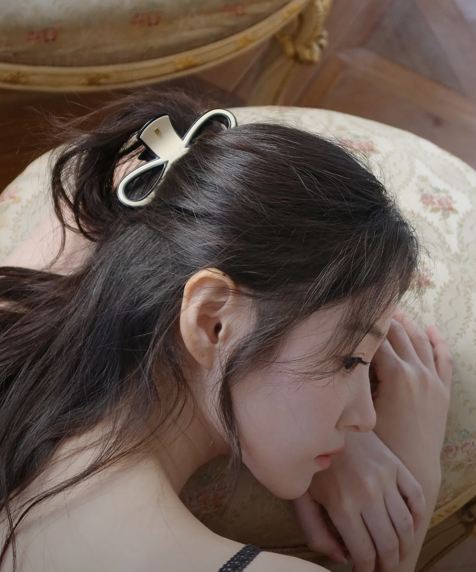 머리에 얹은
프렌치 감성