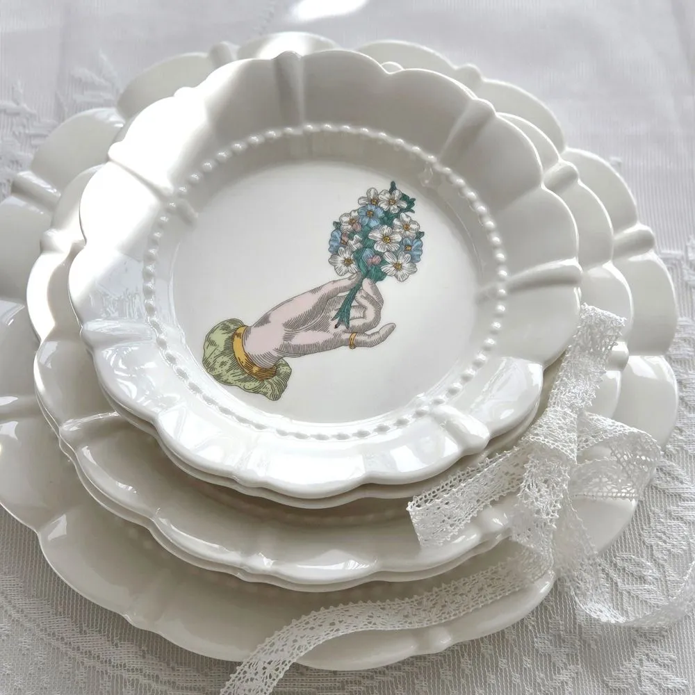 테이블 위 작은 갤러리