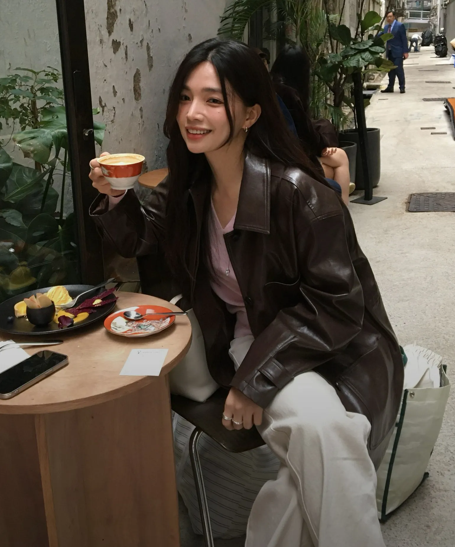 실루엣을 책임질
레더 재킷