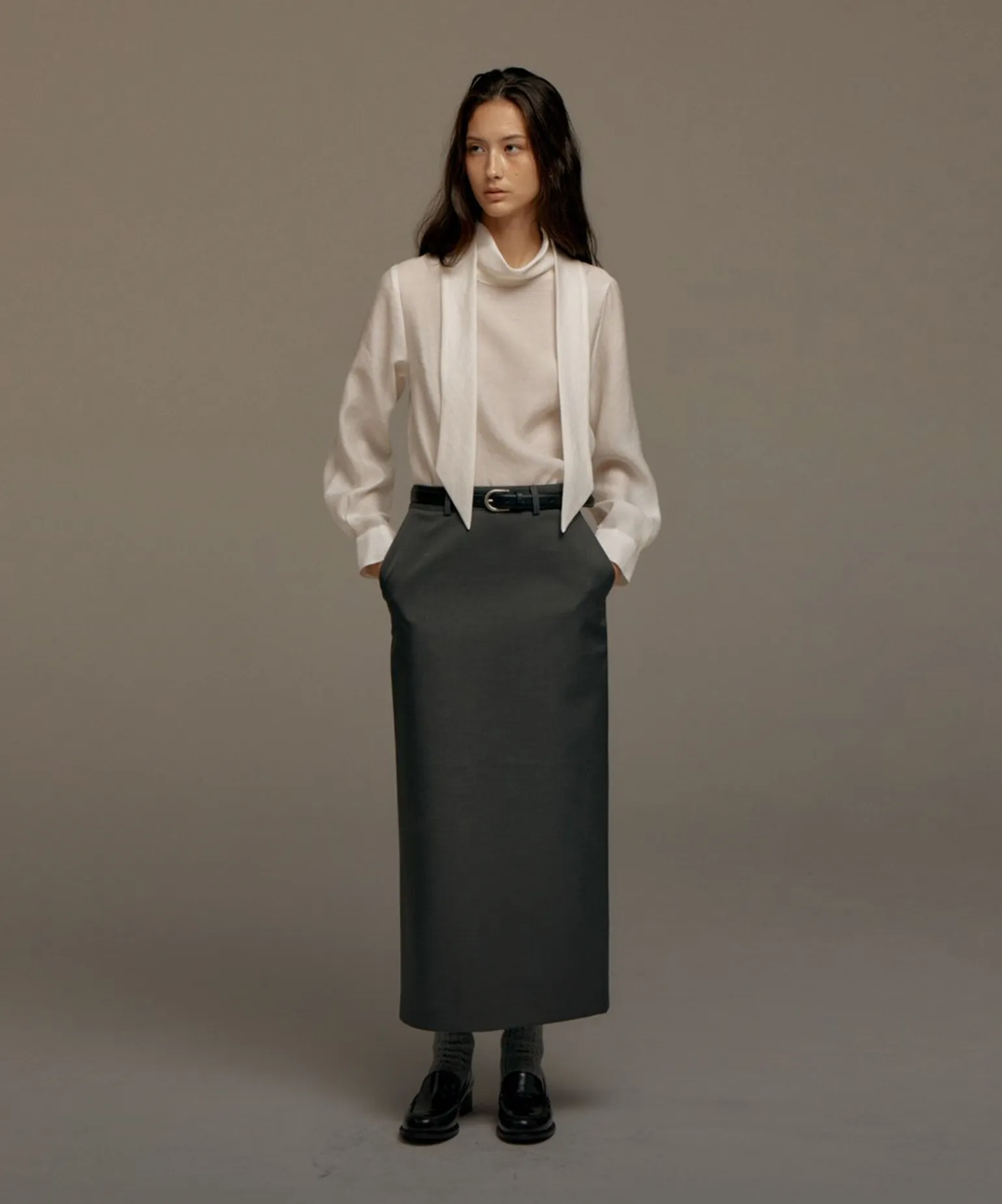 라인을 정리하는
롱스커트