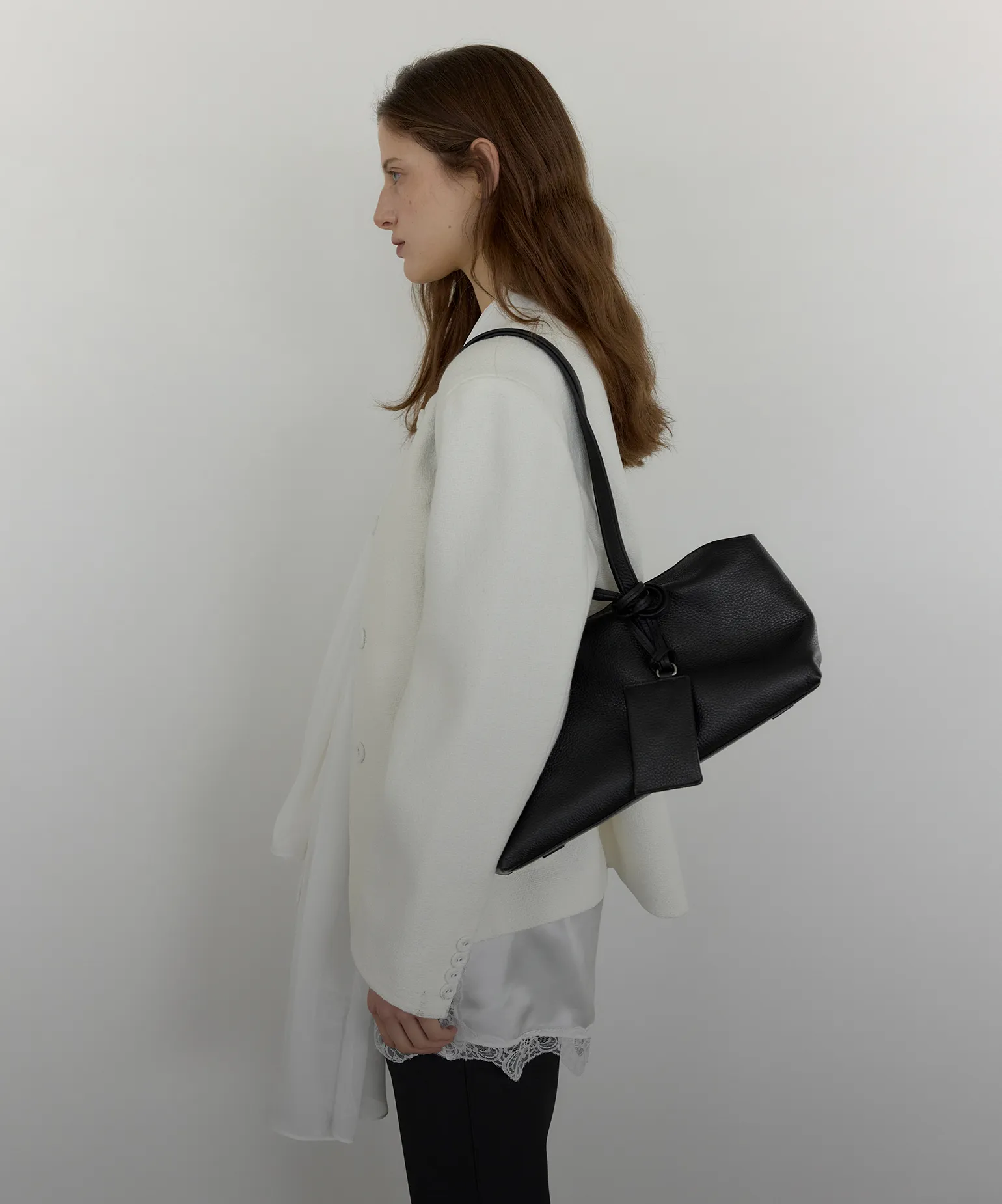 균형 잡힌 단정함