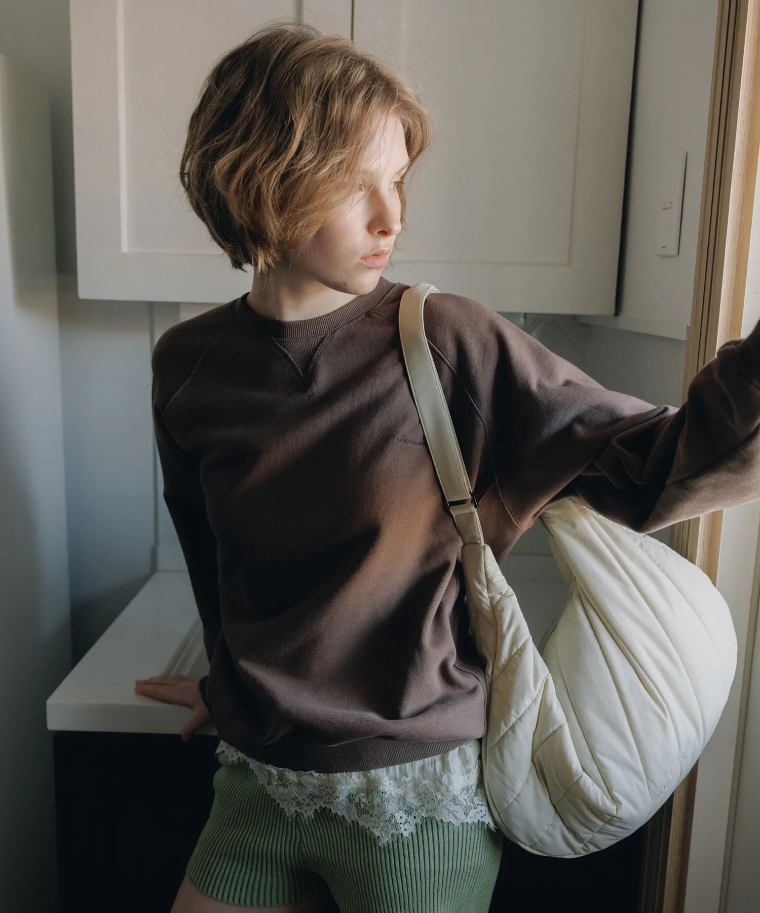 어깨에 얹는
사랑스러움