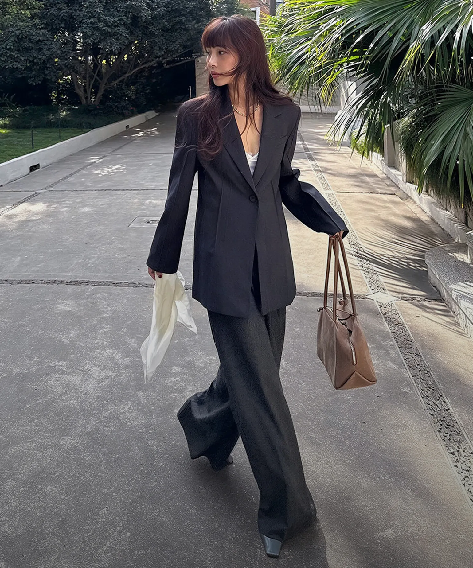 도시를 누비는 우아함