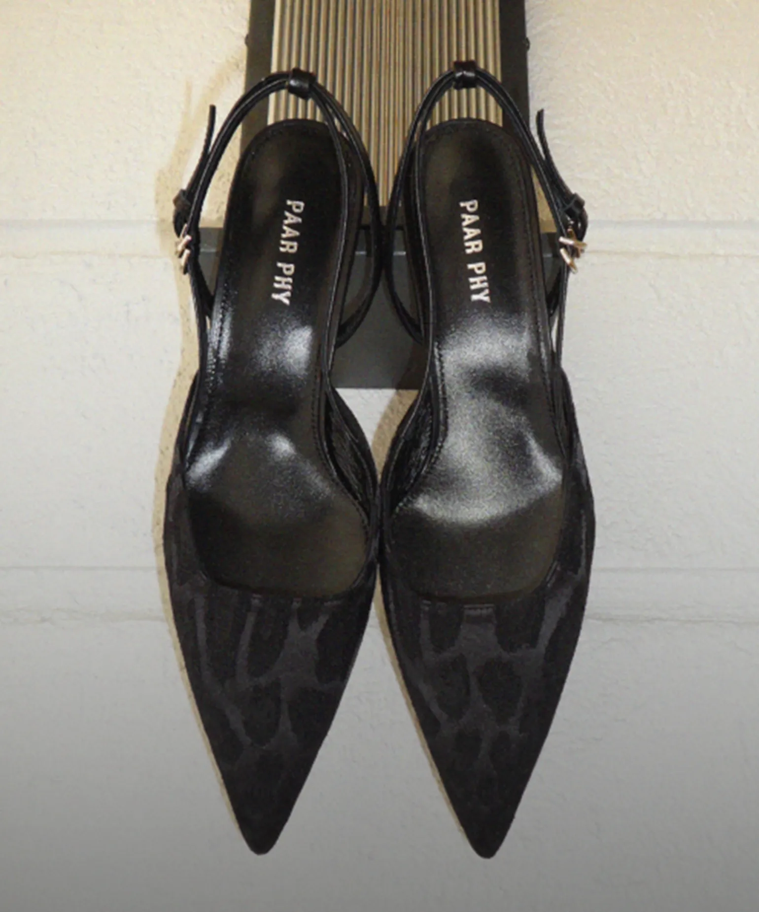 우아함이 깃든 플랫