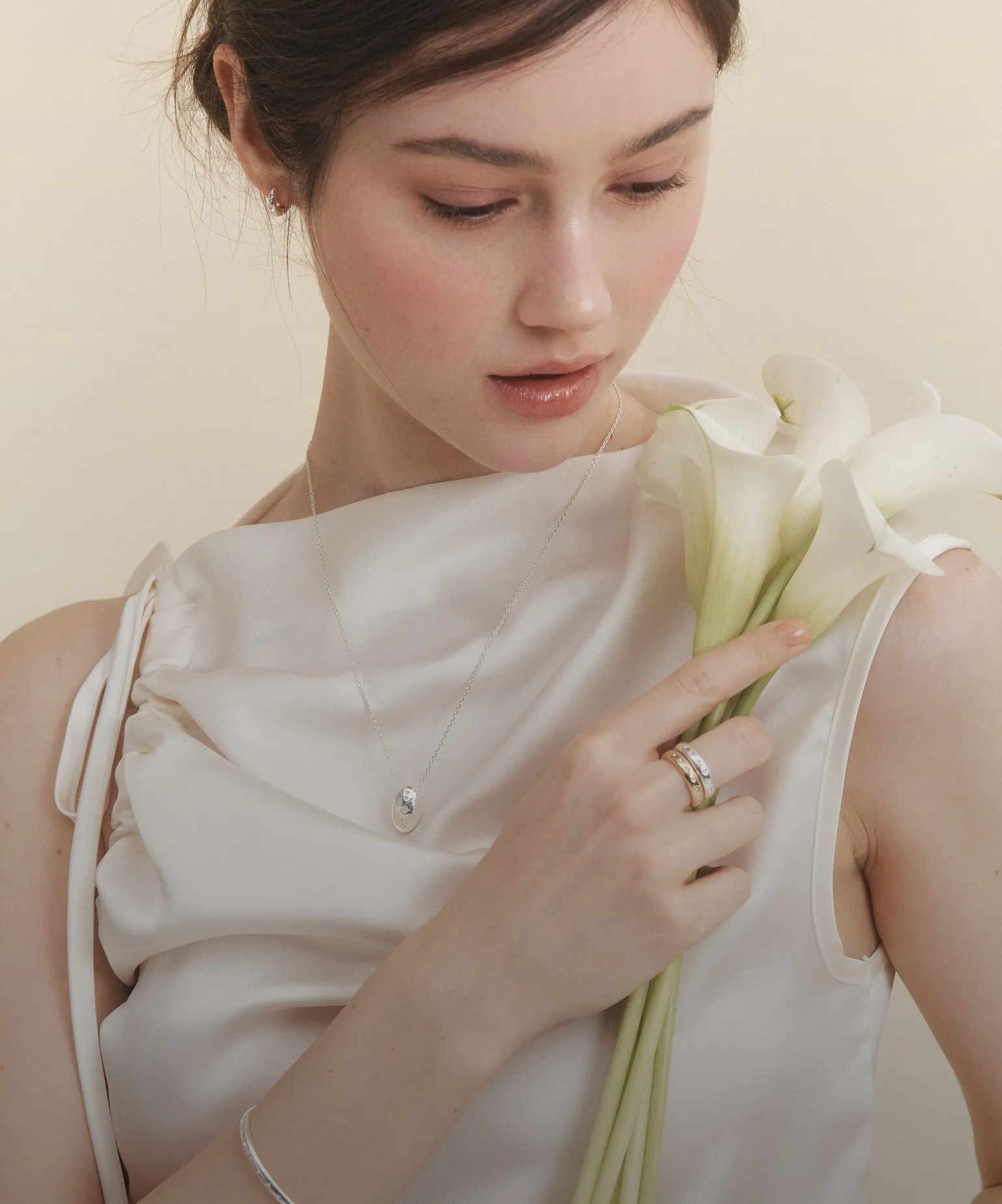 룩을 완성하는 주얼리