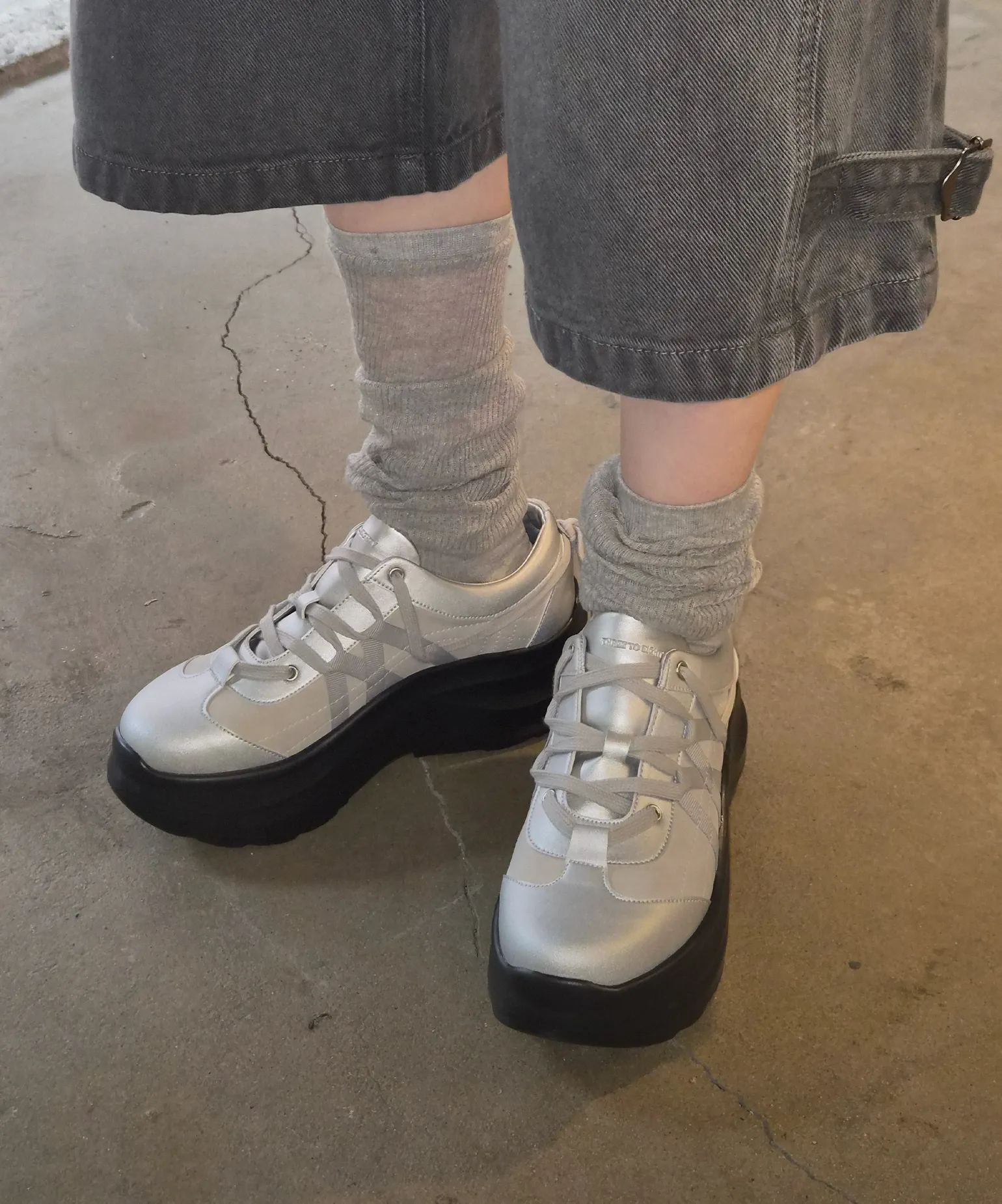 볼륨을 더한 스니커즈