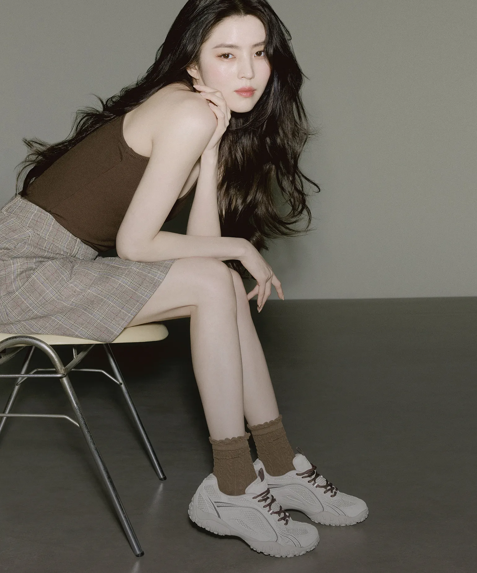 라인부터 남다른 스니커즈