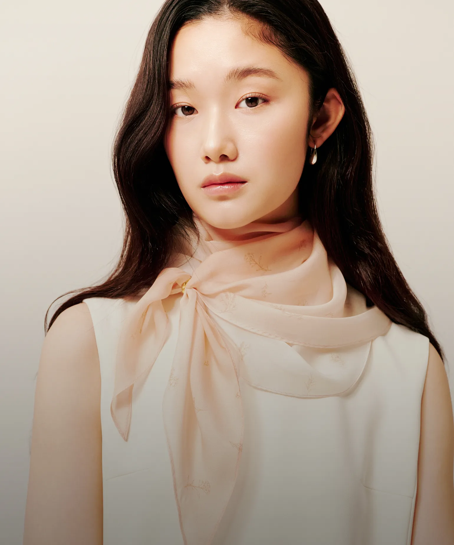 목을 감싸는 우아함