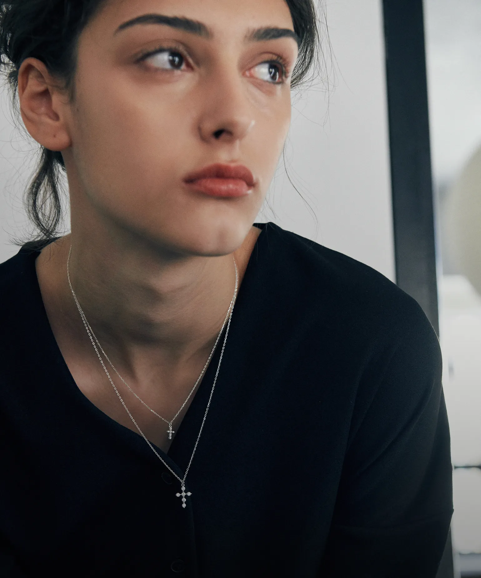 곡선 위에 피어나는 빛