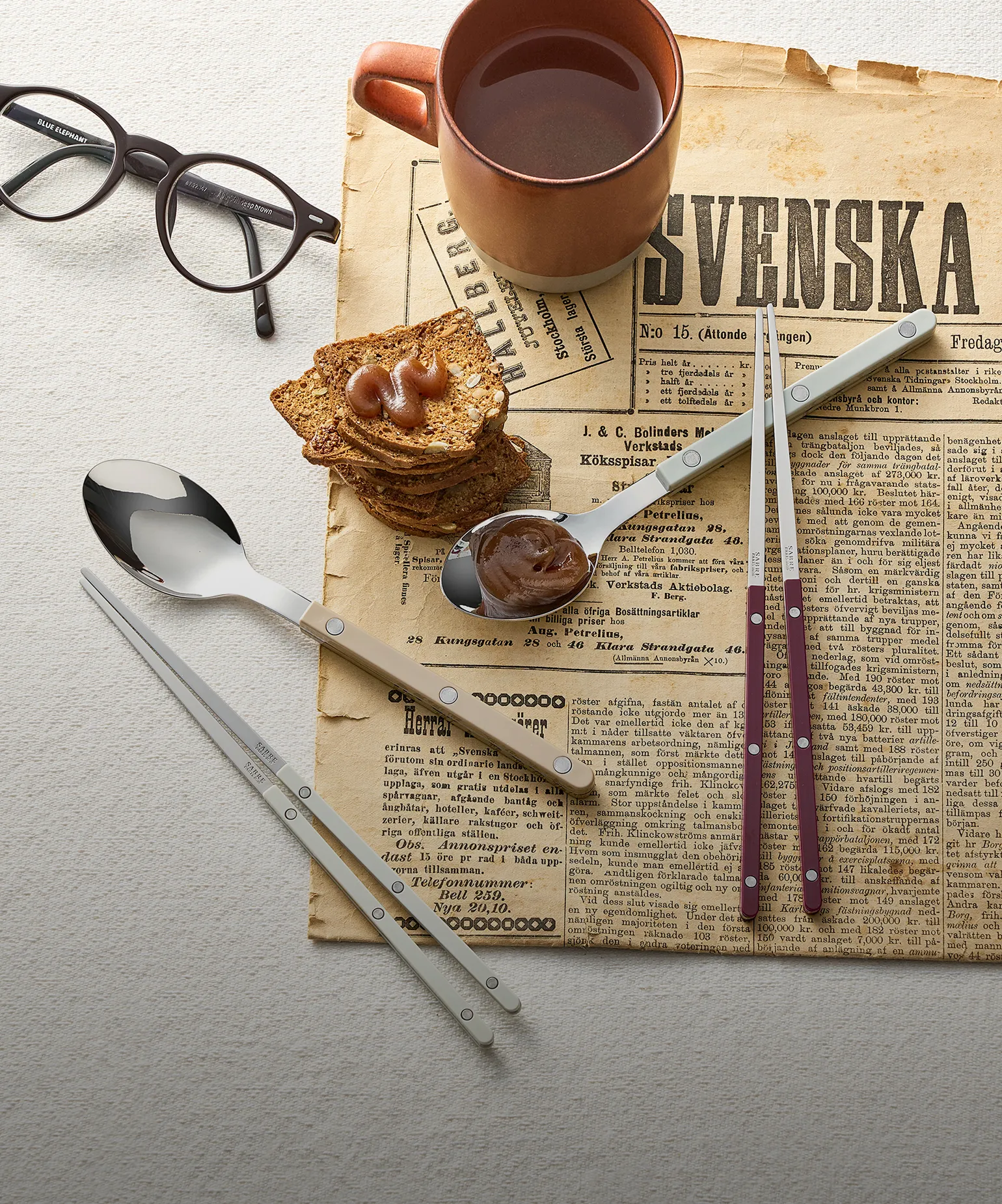 파리를 닮은
테이블웨어