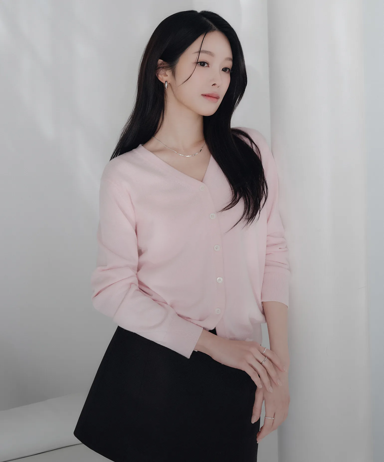 세심하게 빚은 실루엣