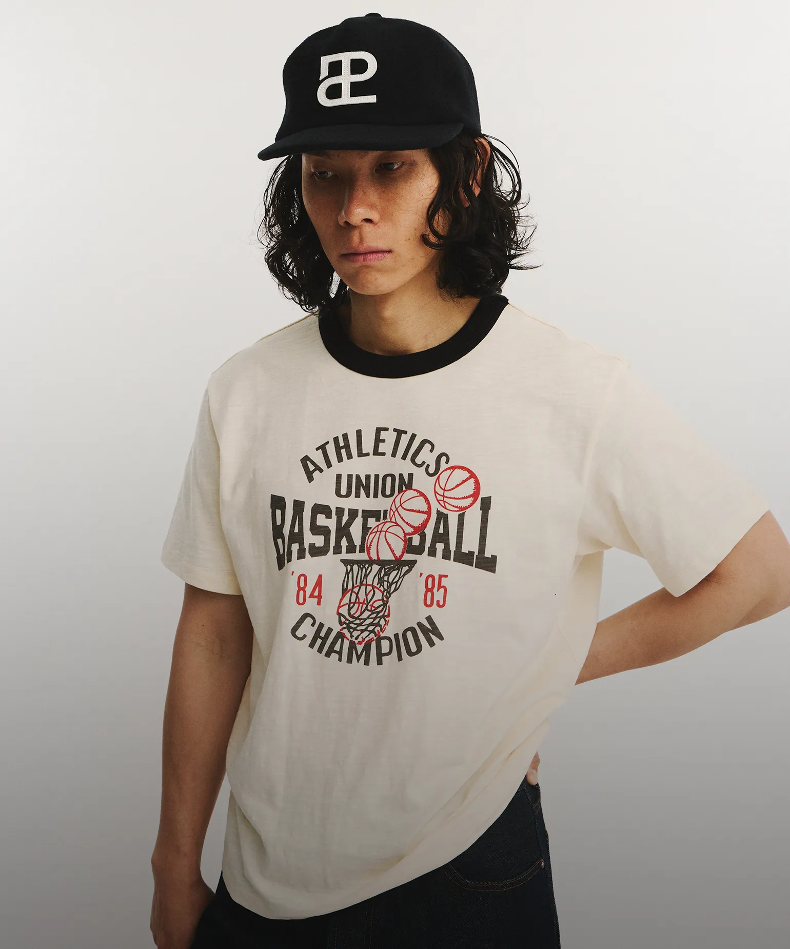 뜨거운 코트가
남긴 무드