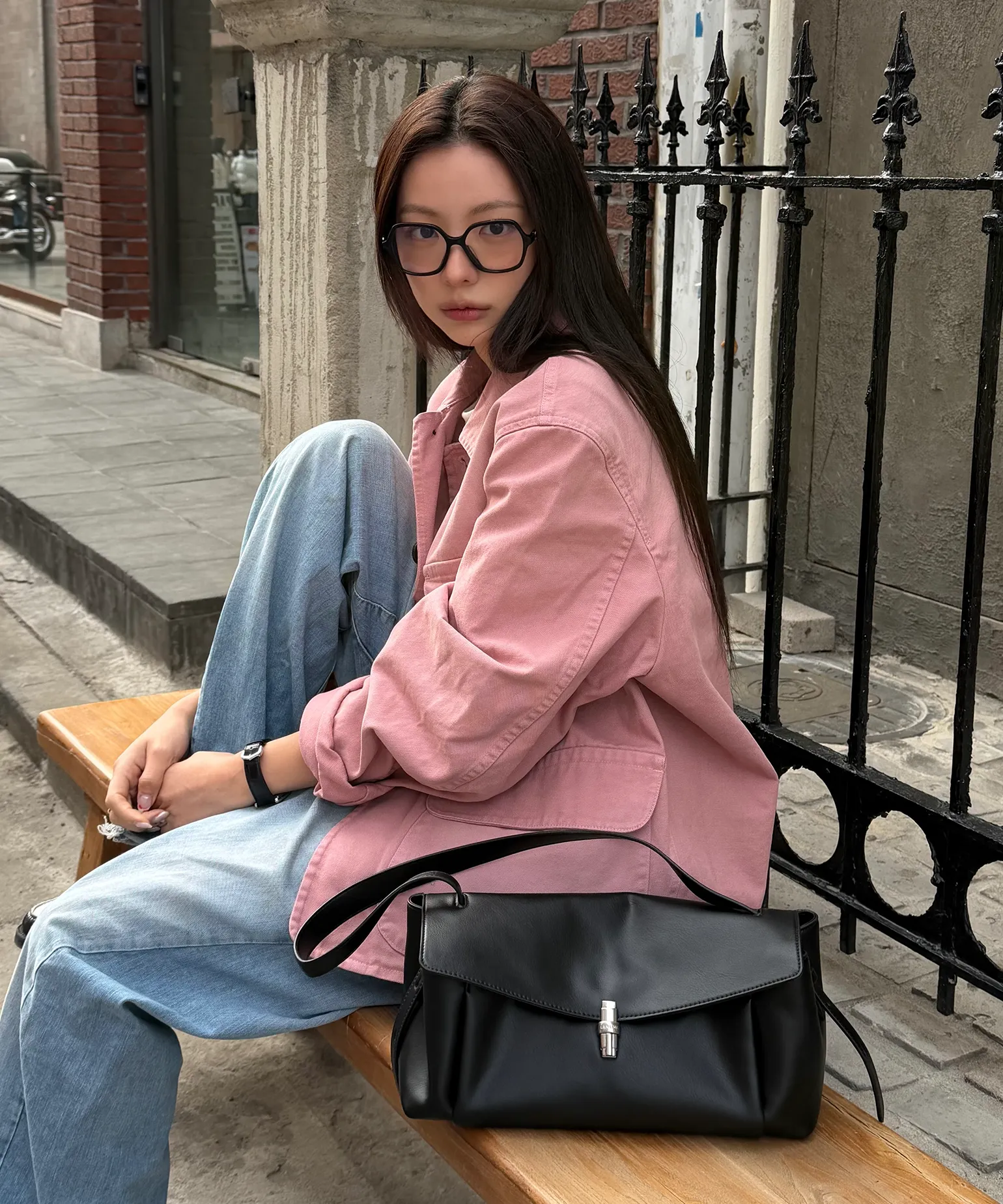 색으로 고르는 가방