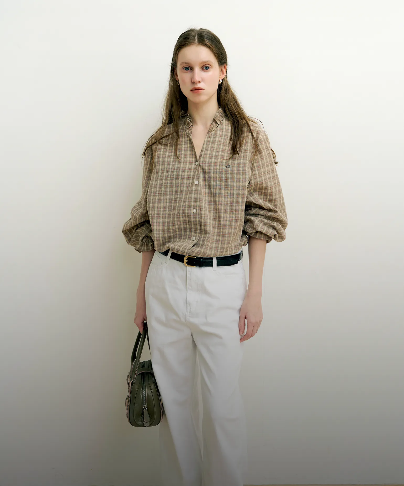 균형 잡힌 단정함