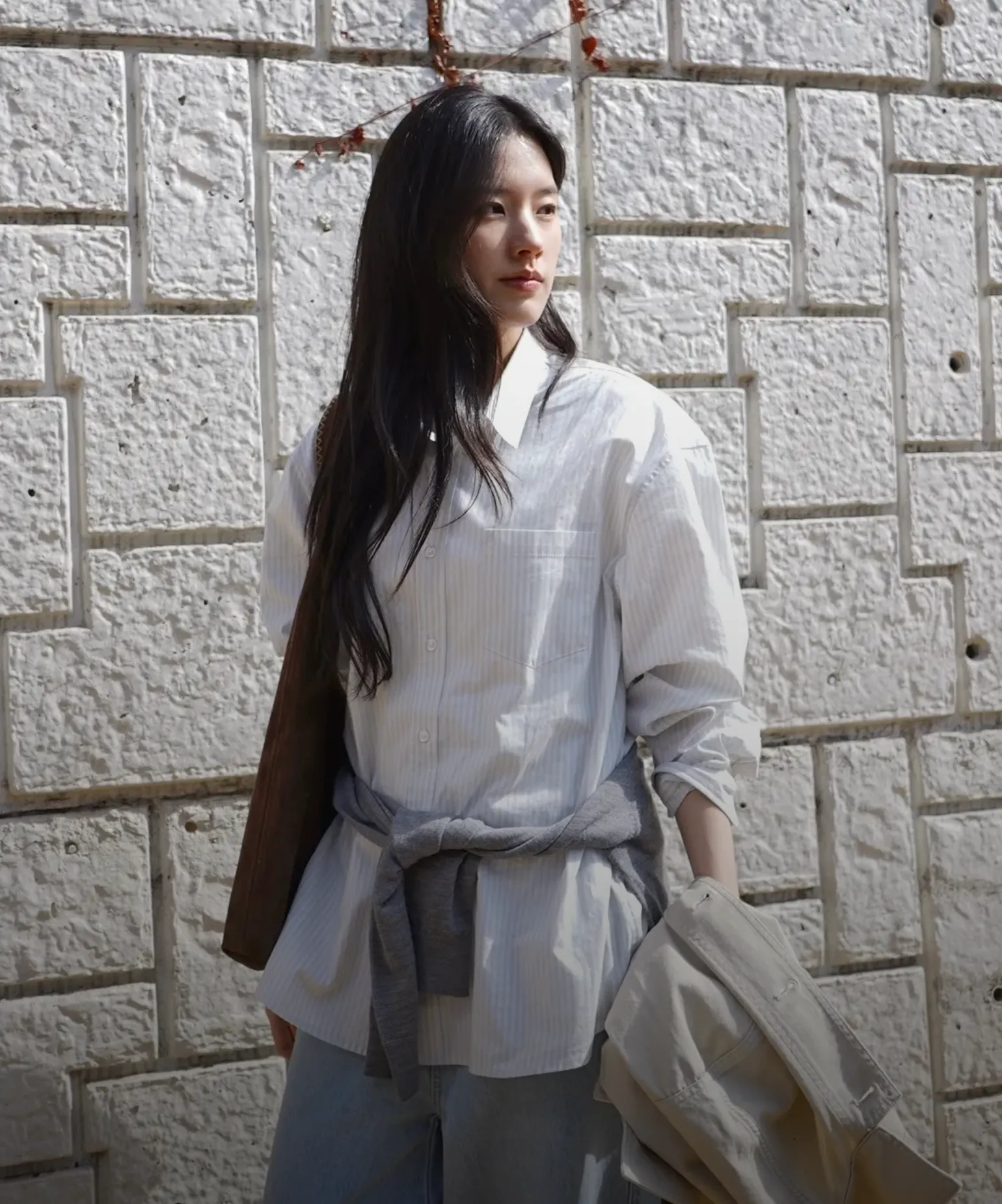 지속 가능한
봄의 실루엣