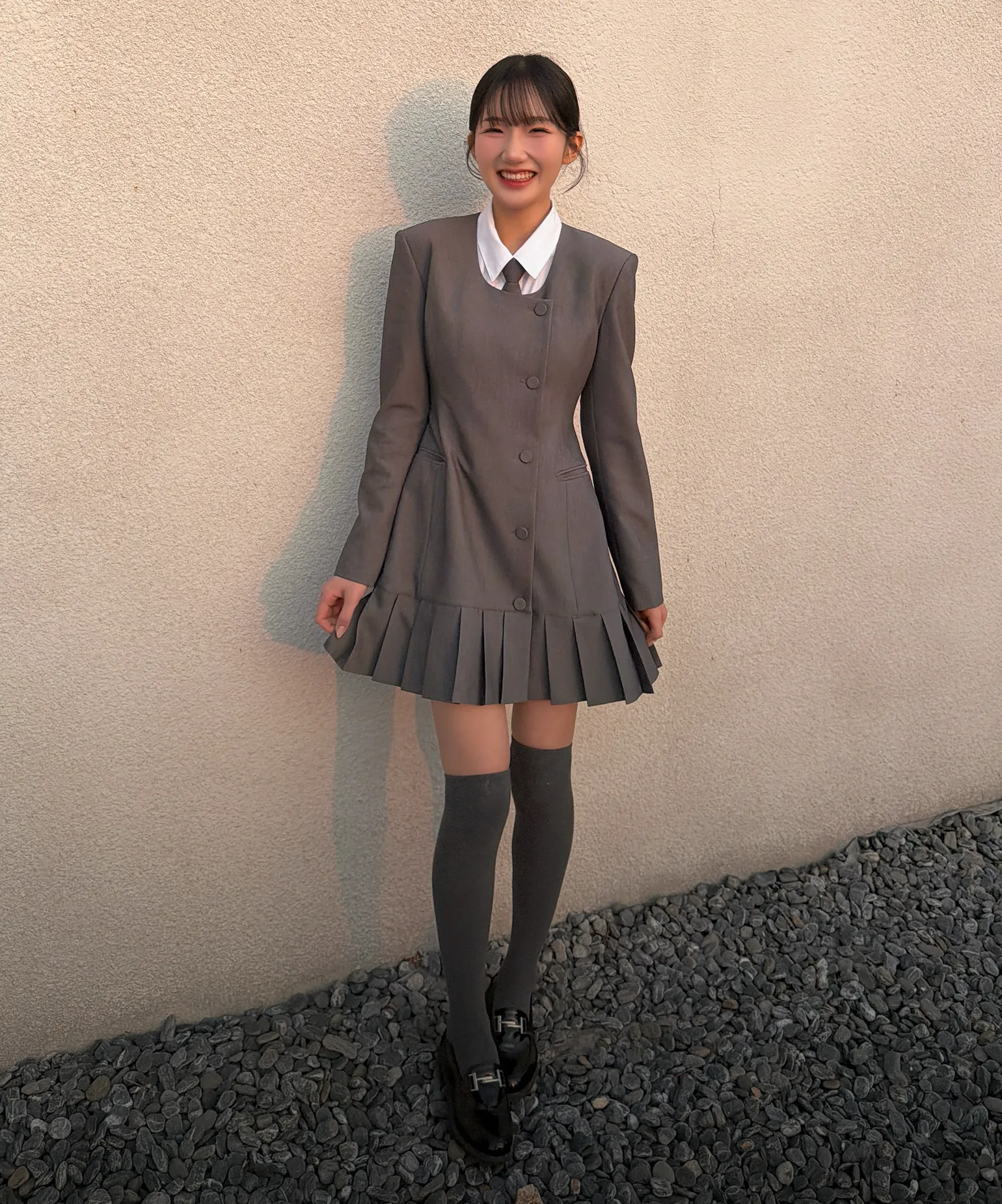 라인으로 완성한 모던