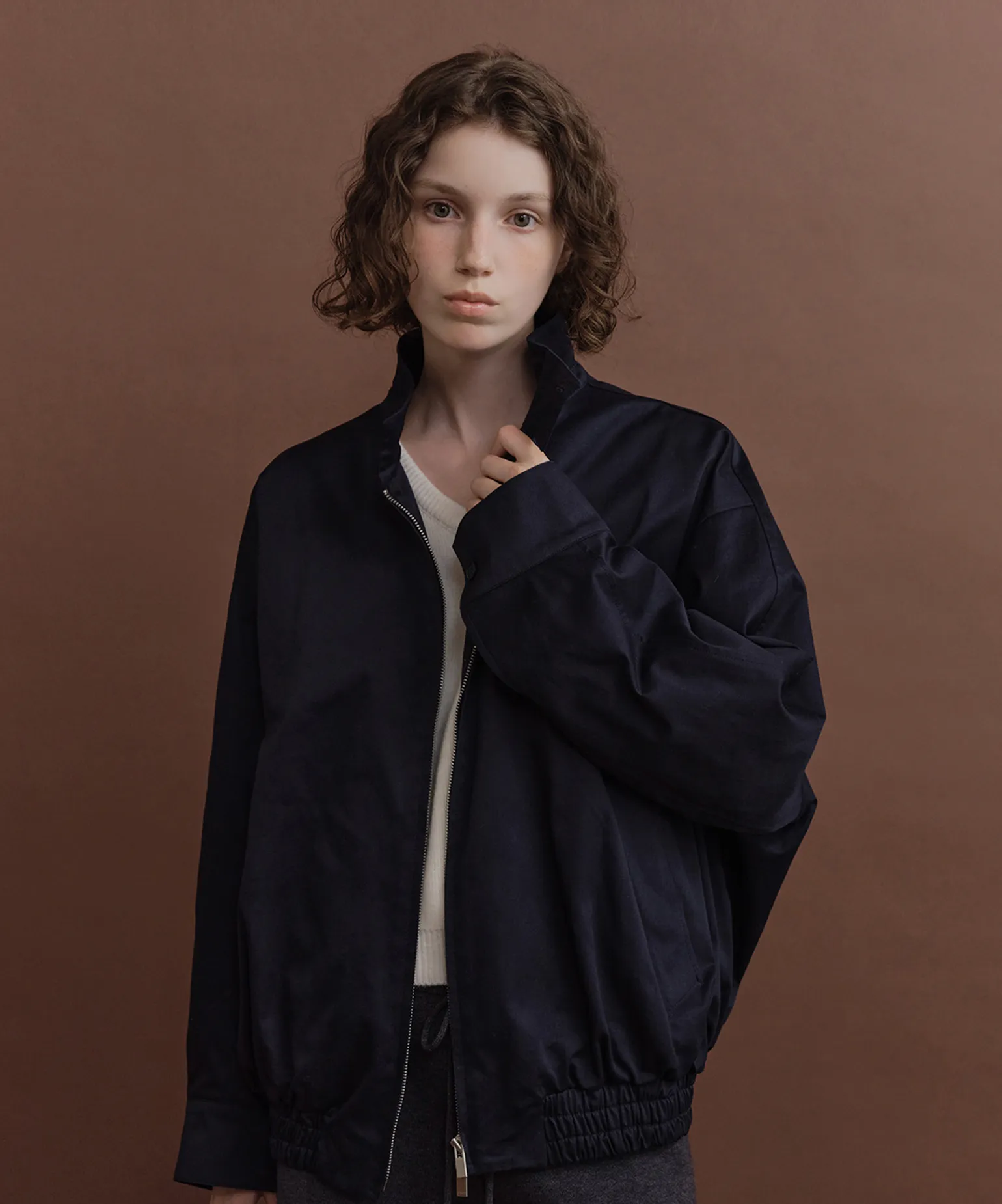 볼륨으로 완성한 블루종