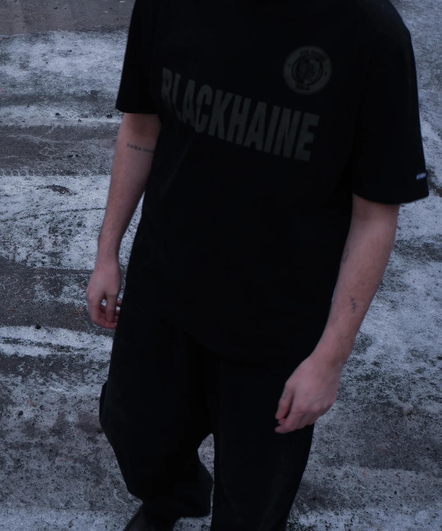 이런 강렬한 존재감