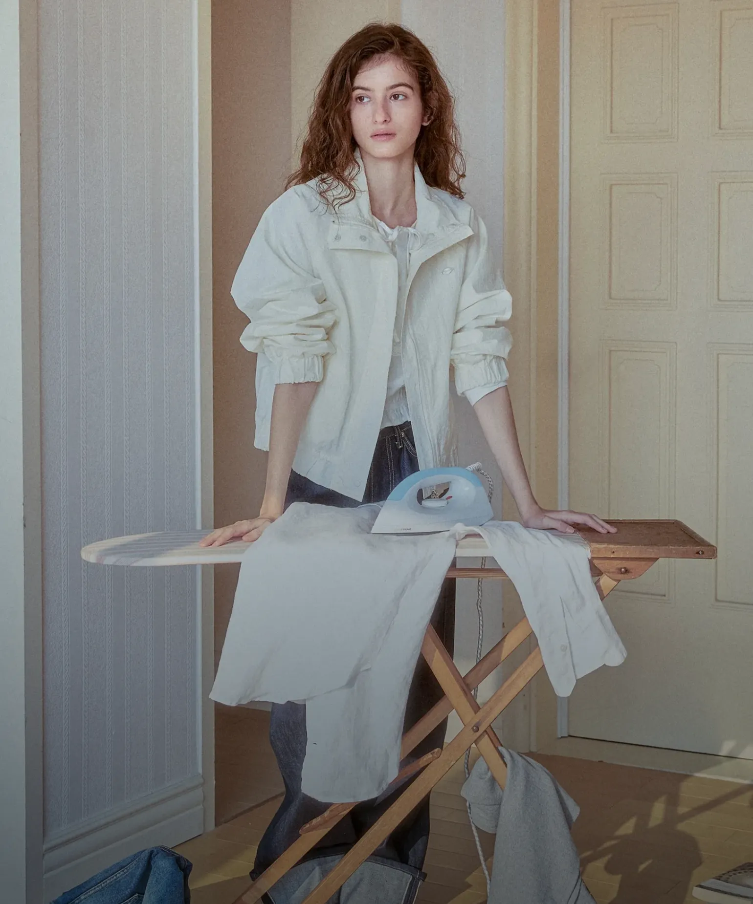 여행을 부르는 실루엣