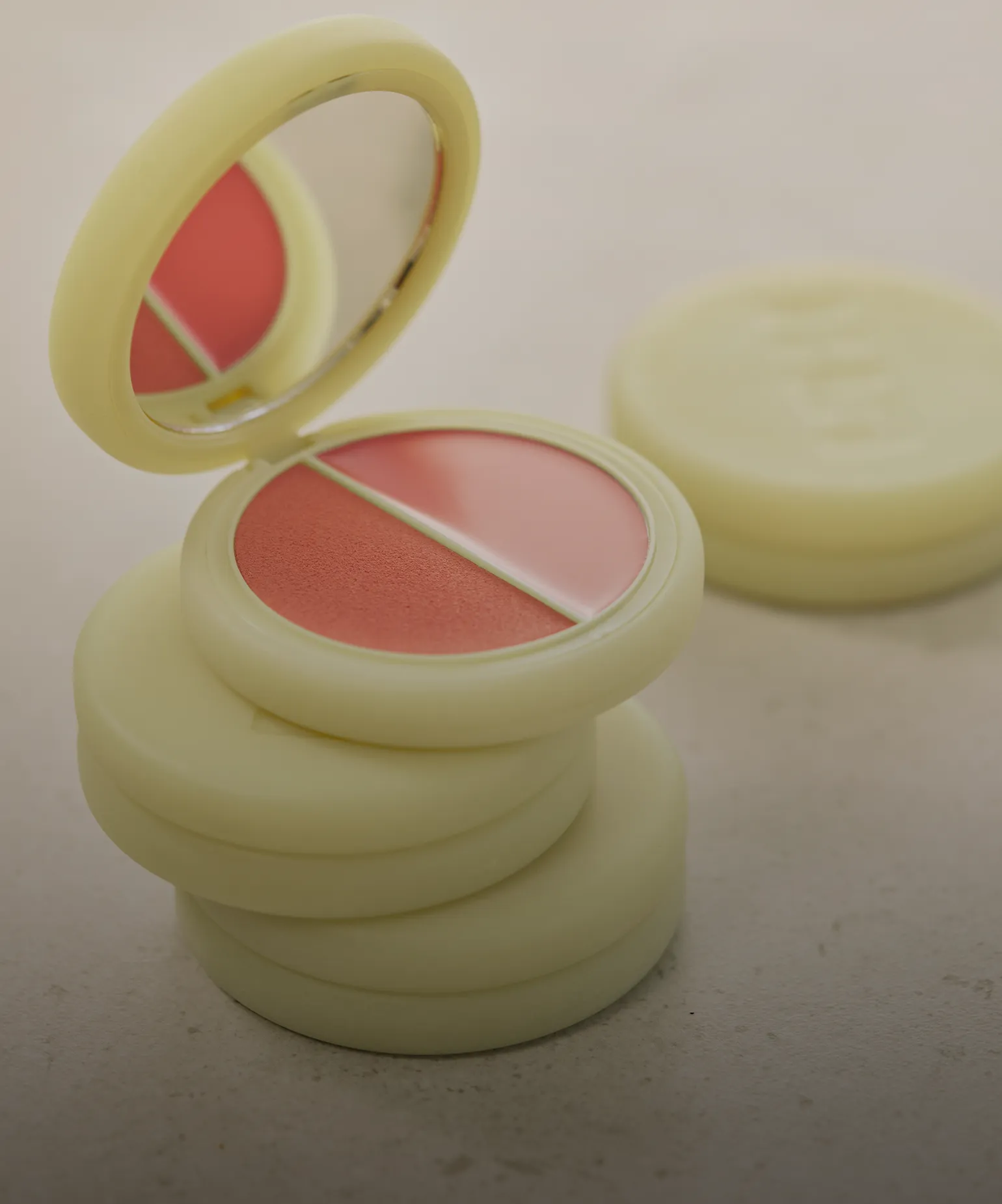 봄을 닮은 메이크업