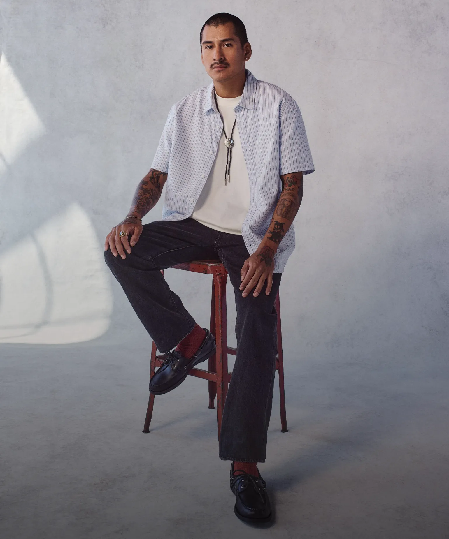 데님에 딱 맞는 티셔츠