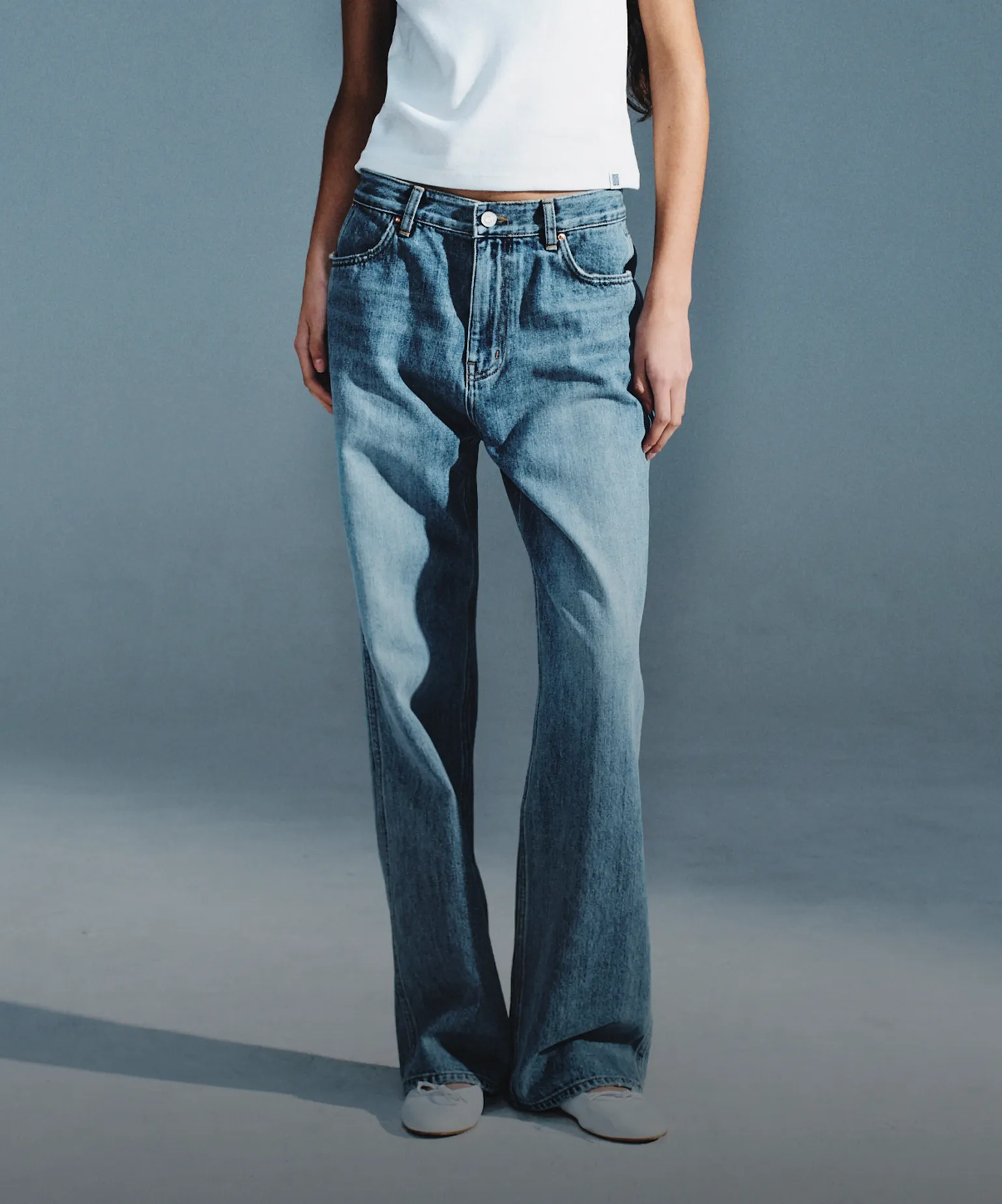 단순하고 간결한 데님