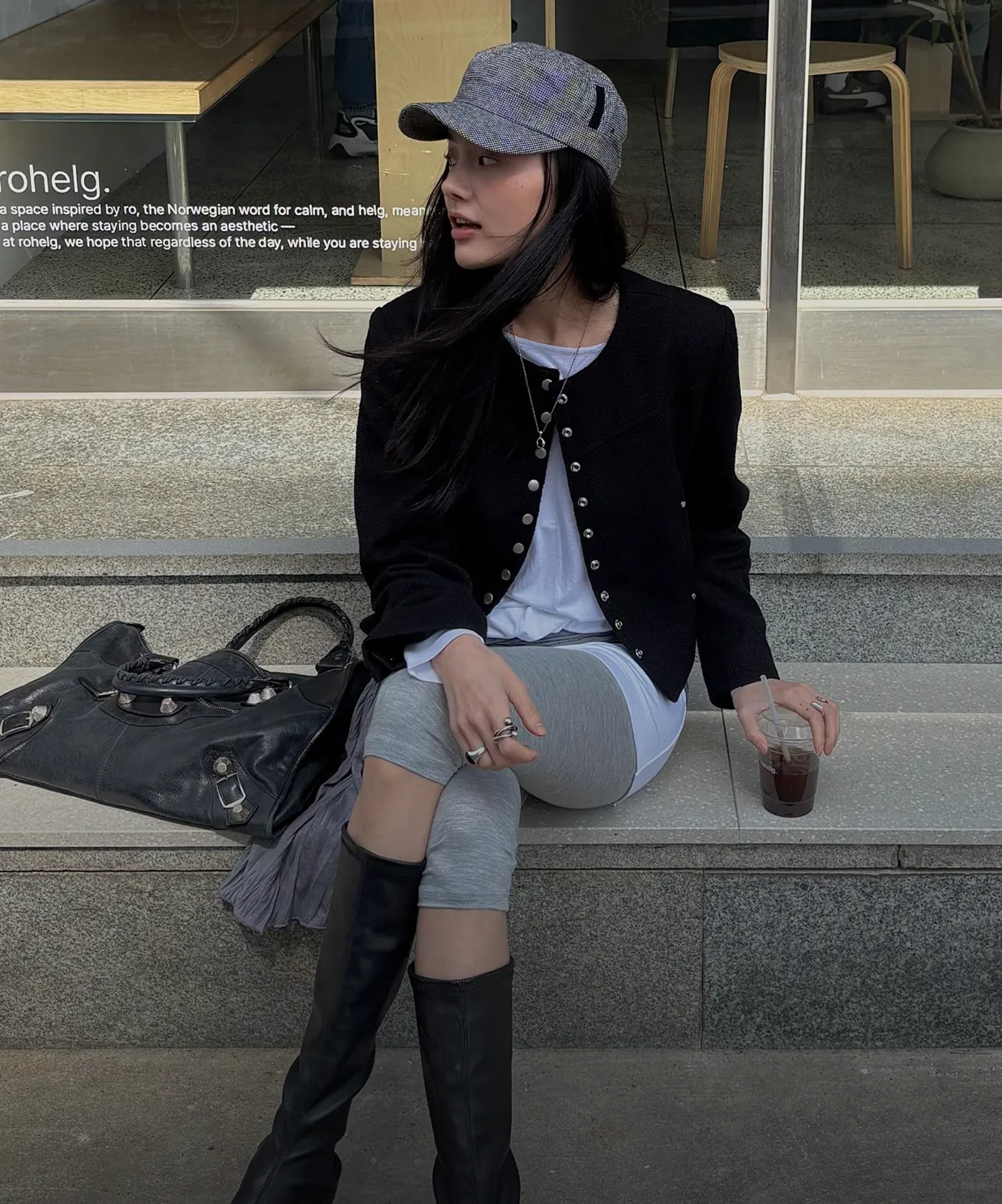 시선을 끄는 분위기