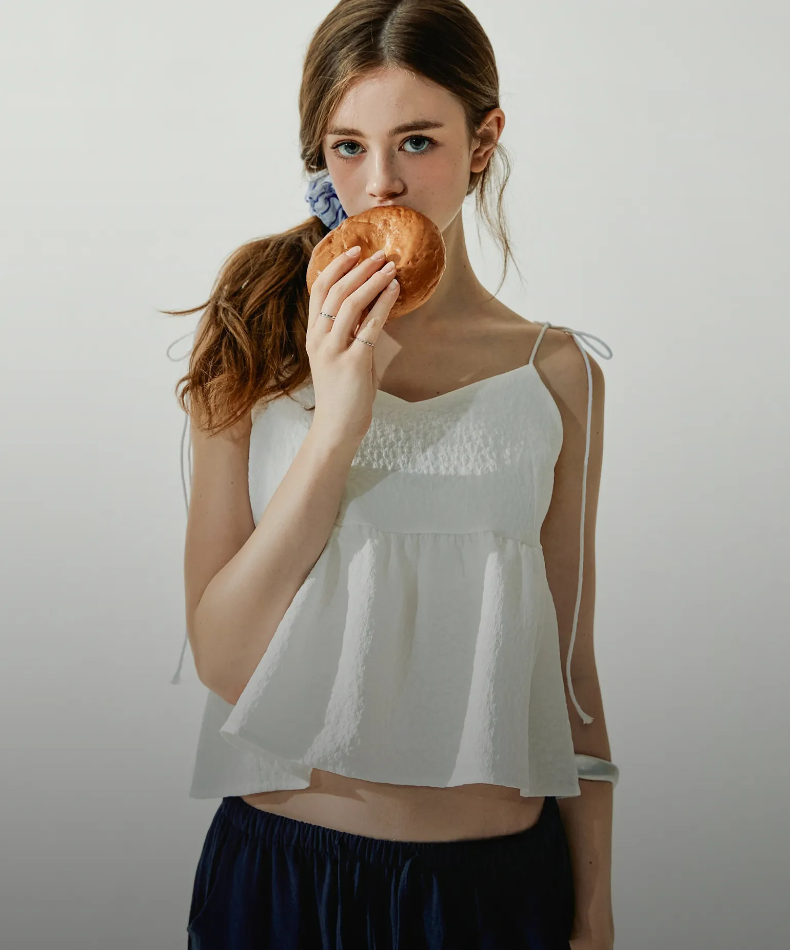 여행을 부르는
리조트 웨어