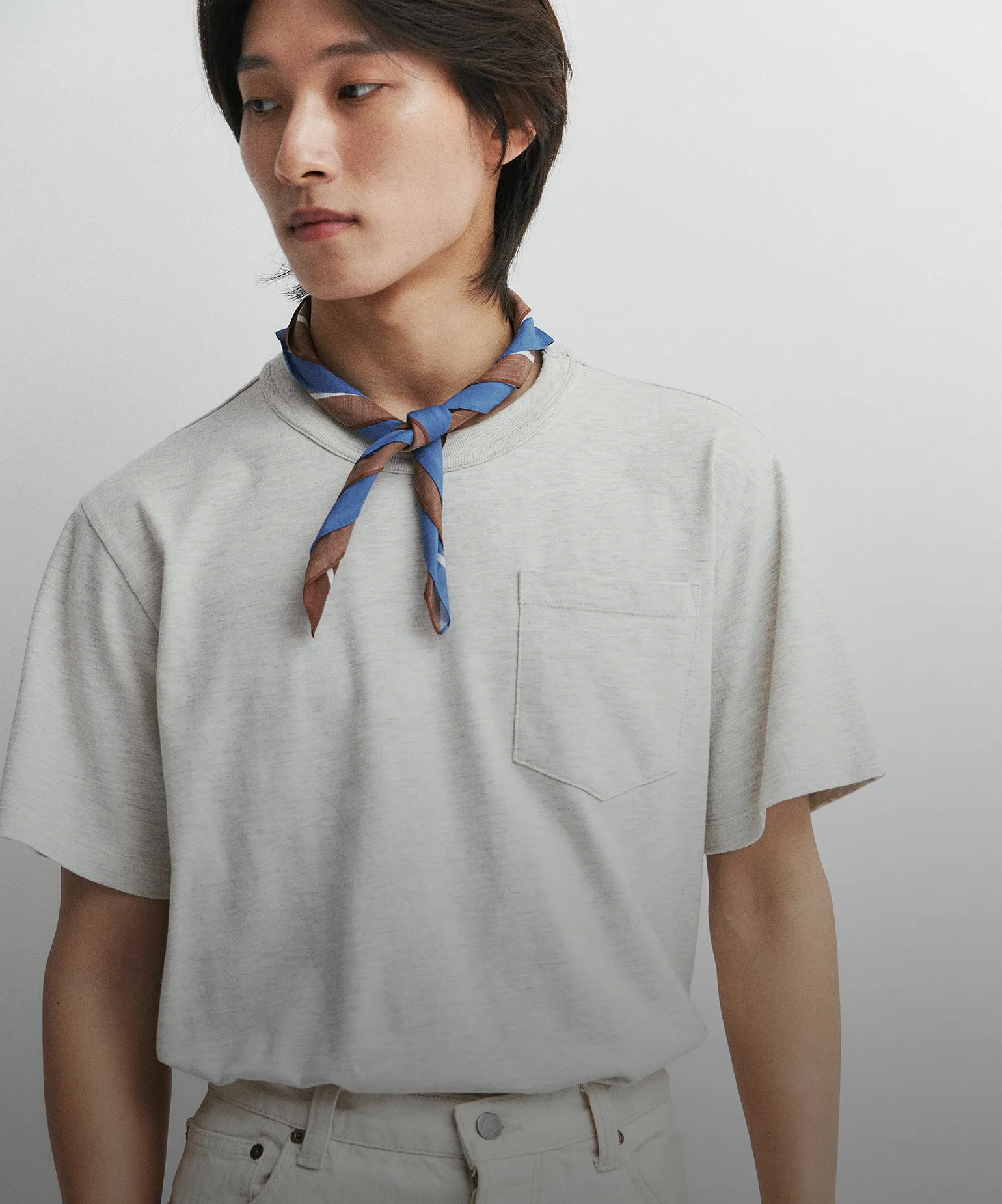 기본에 충실한 티셔츠