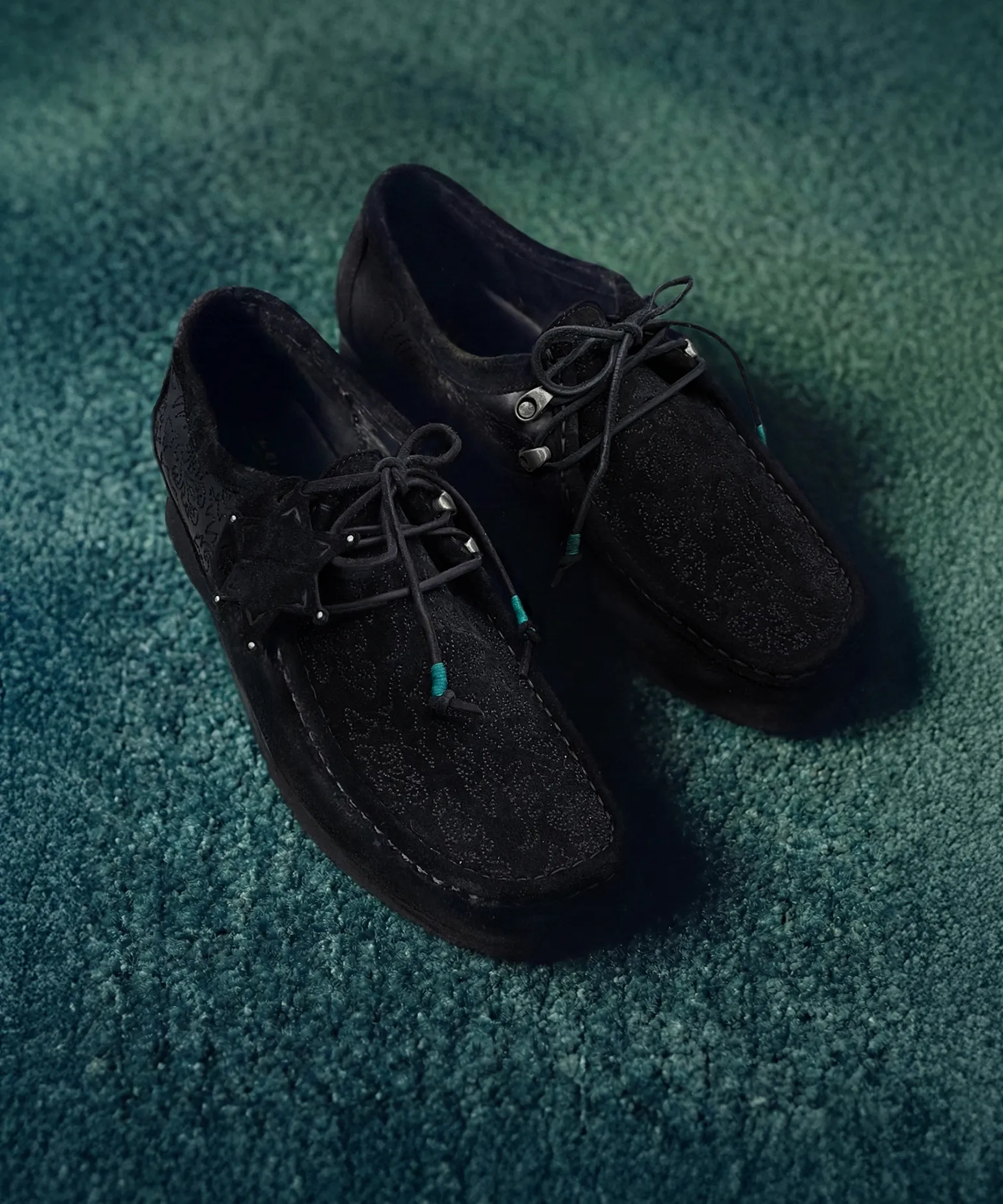 드디어 만난
두 브랜드