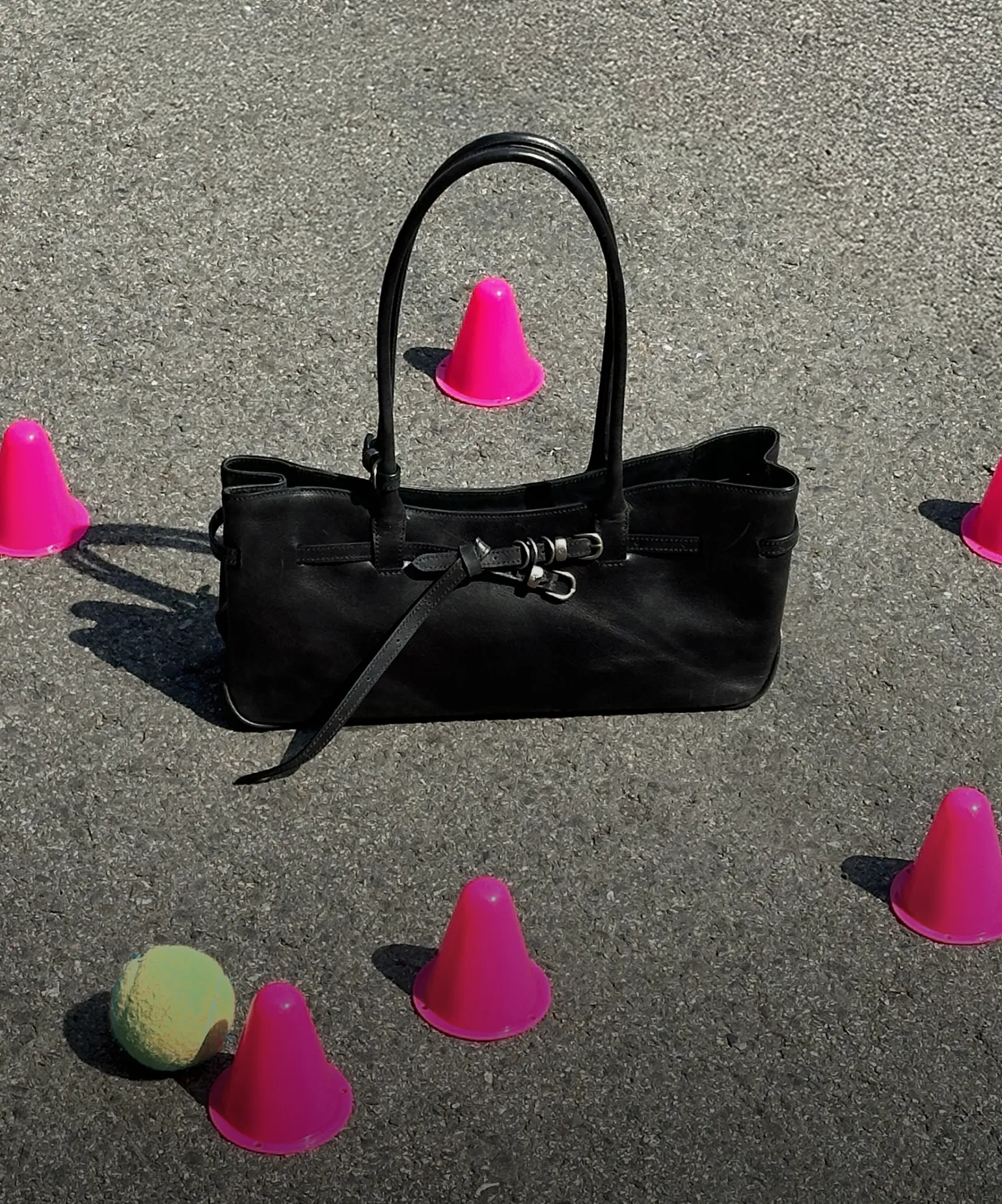 위트를 품은 가방