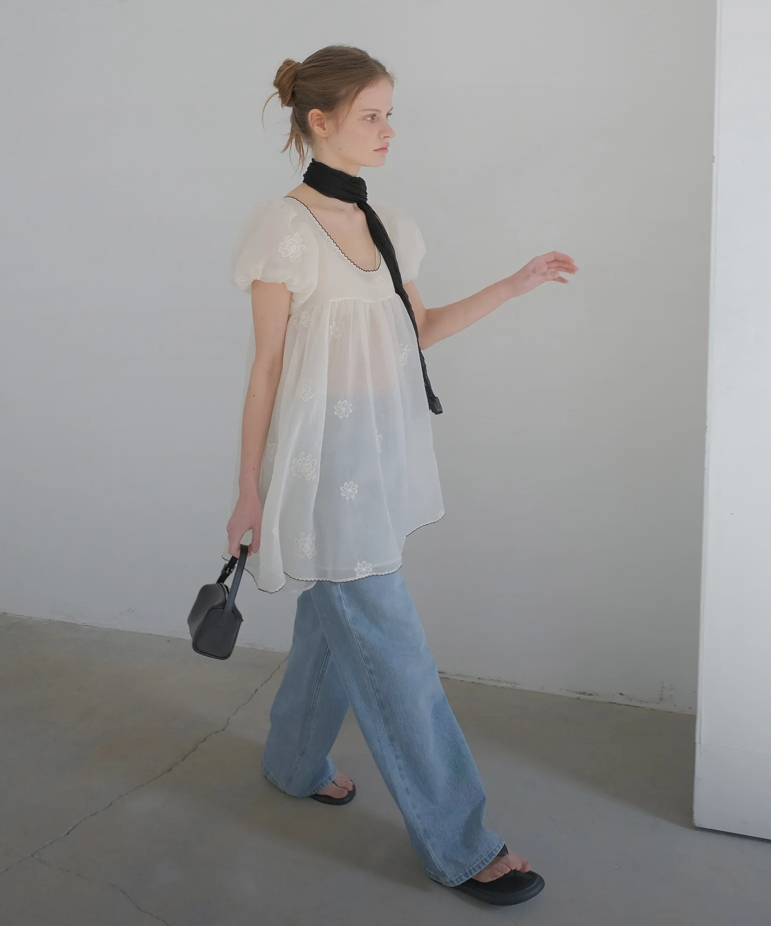 나른한 여유의 실루엣