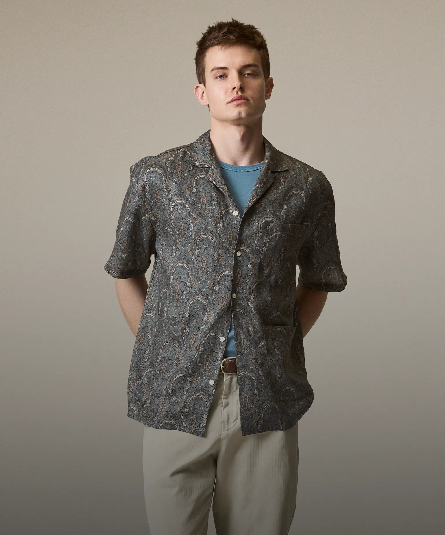 기본이 되는
치노팬츠