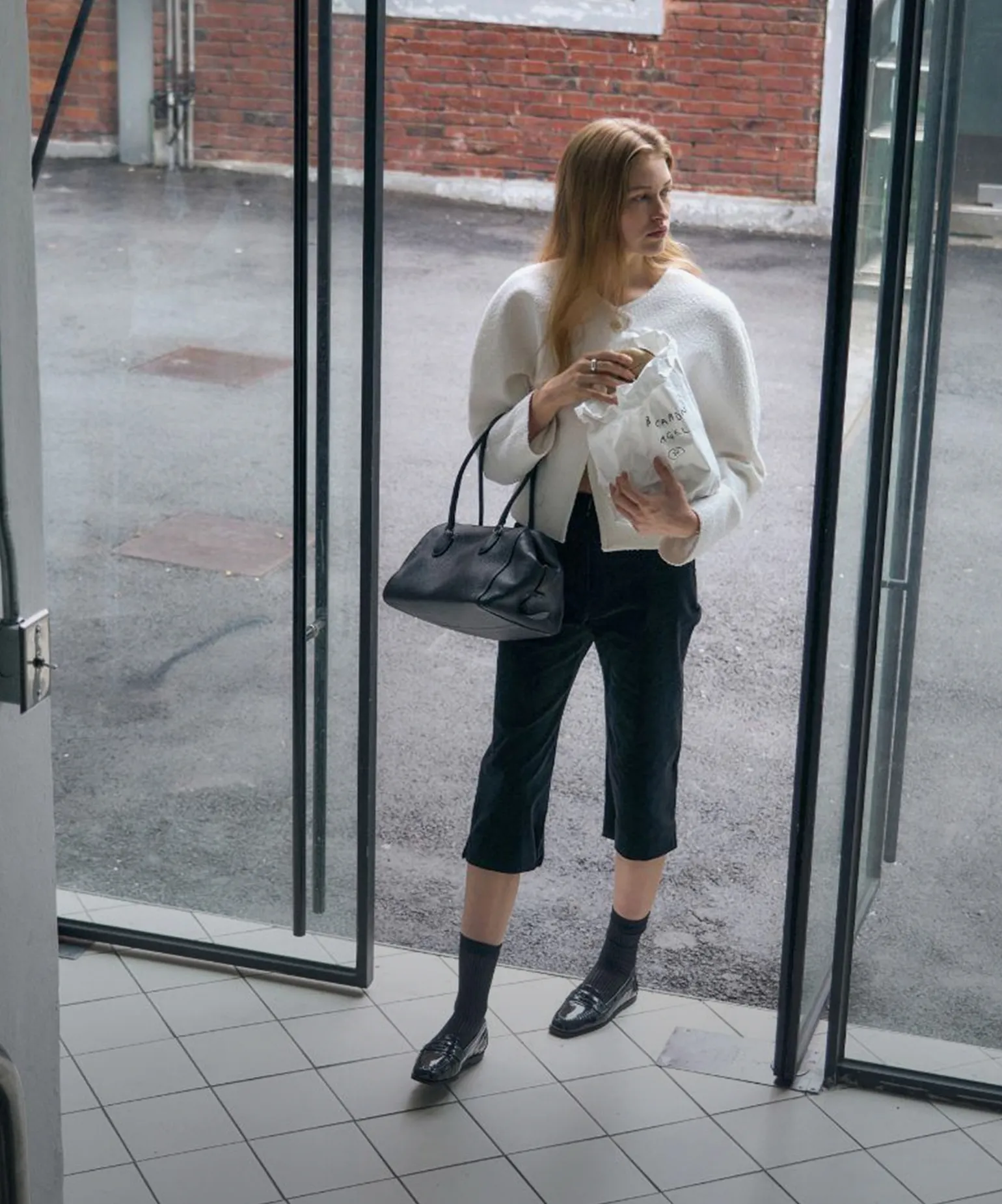 군더더기 없는 간결함